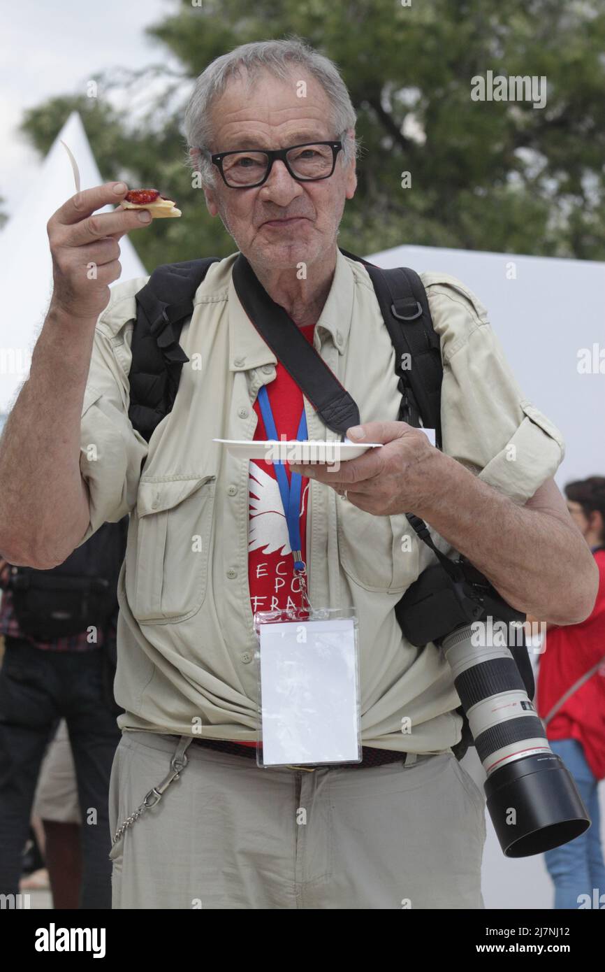 Le Photographe Jean-Loup de Sauverzac à la Journée des Oubliés des Vacances du Secours Populaire Français au Champ de Mars Tour Eiffel été 2015 Stock Photo