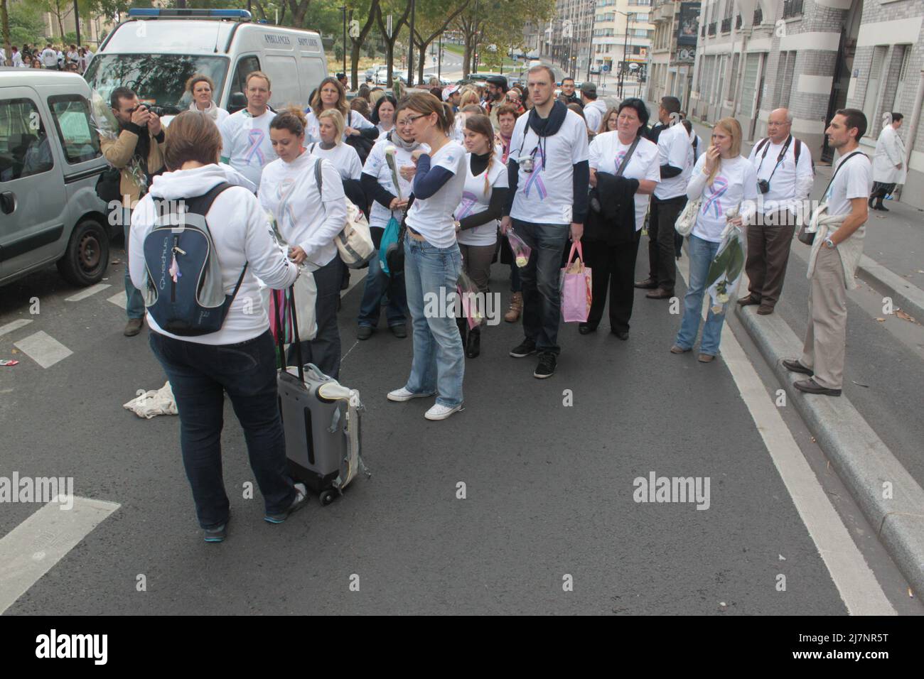 Paris : 'Marche pour nos anges' pour la journée de sensibilisation au deuil périnatal Stock Photo
