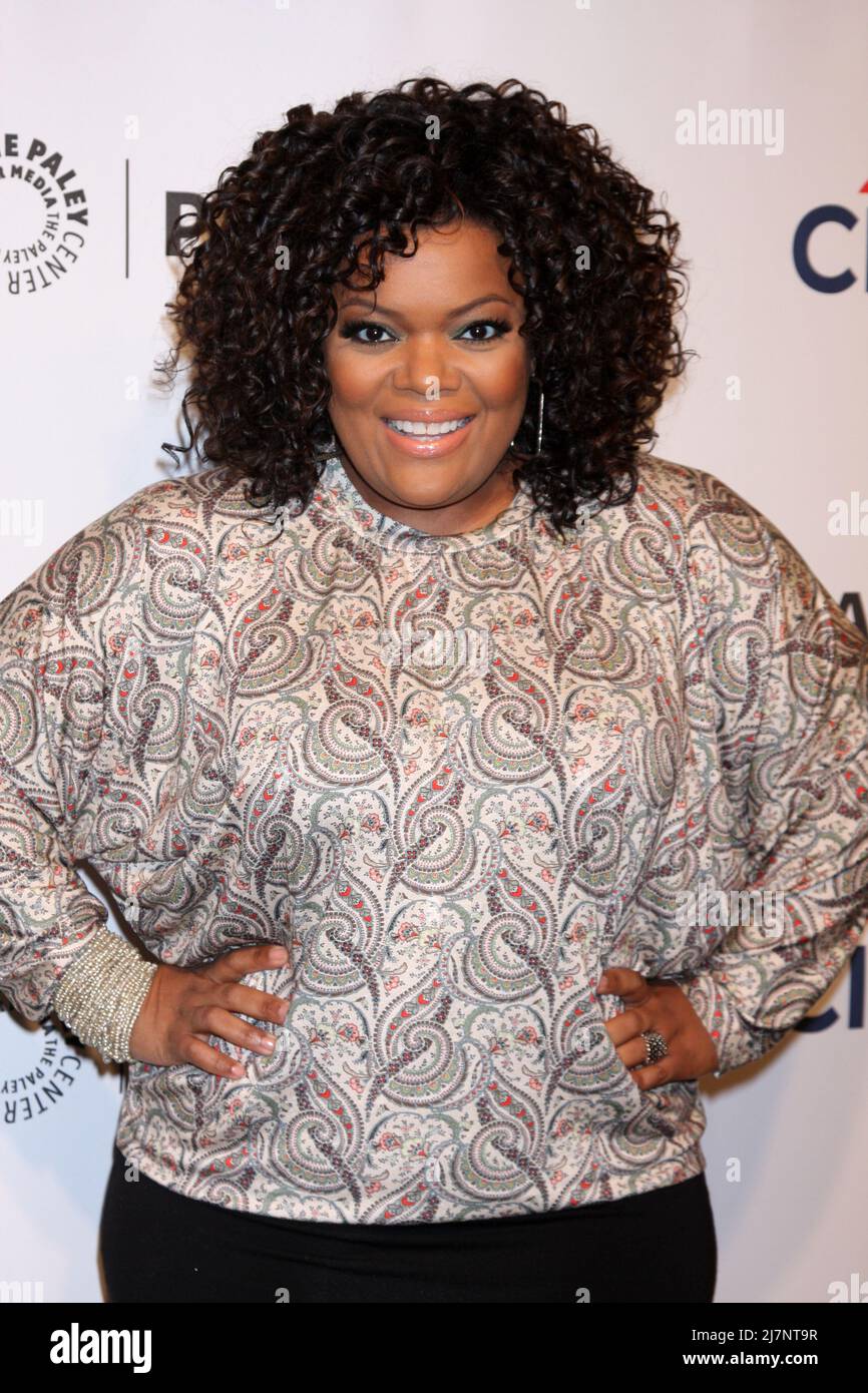 Yvette Nicole Brown Community Hi-res Stock Photography And Images - Alamy