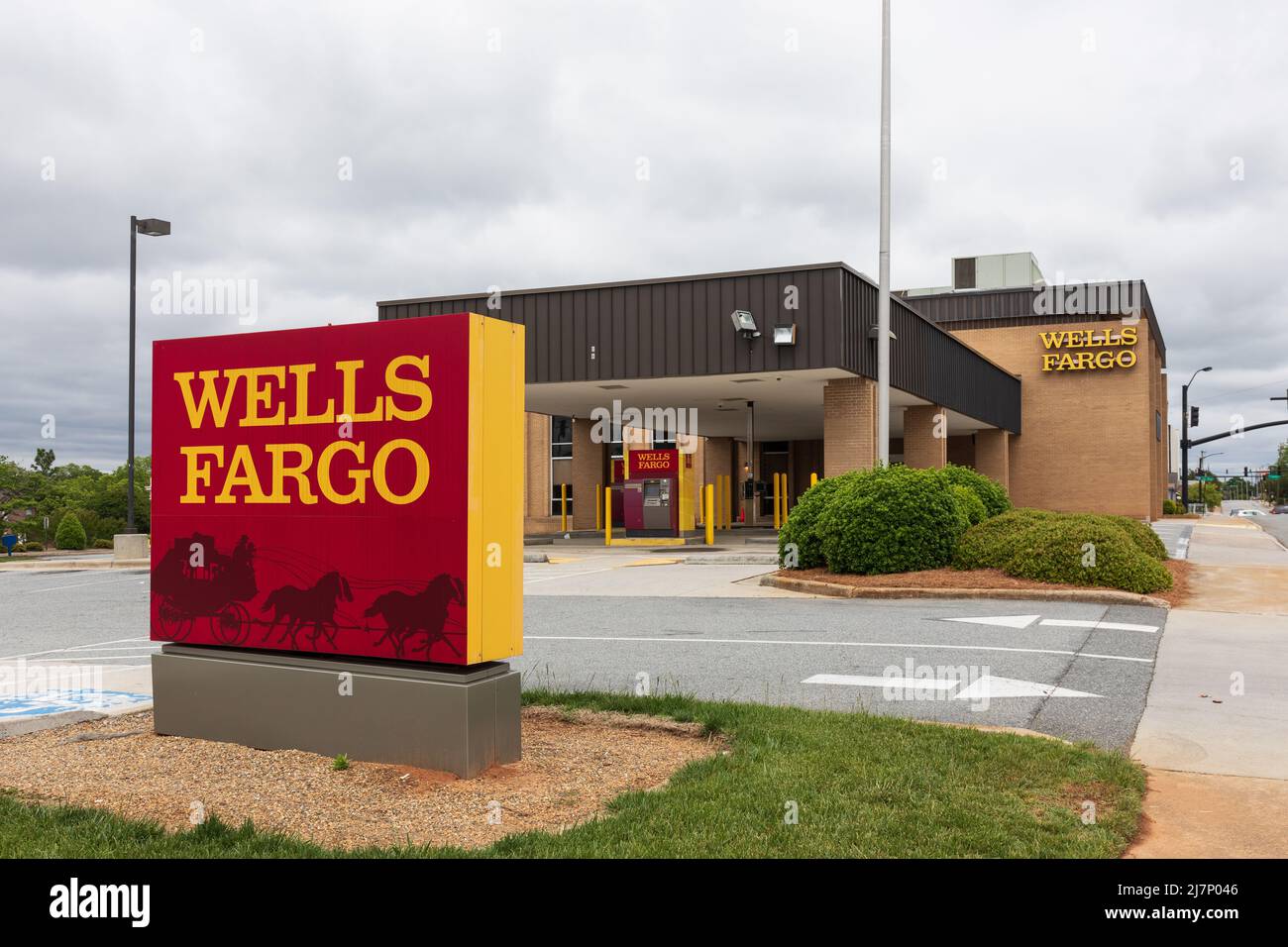 LEXINGTON, NC, USA8 MAY 2022 A Wells Fargo branch bank, showing