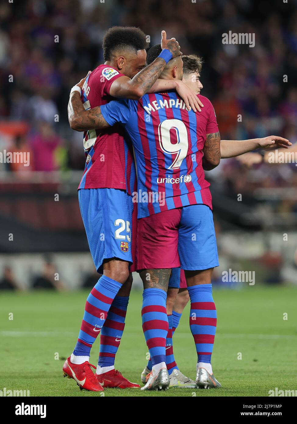 Barcelona, Spain. 10/05/2022, , players of FC Barcelona celebrate a goal during the Liga match between FC Barcelona and  Real Celta de Vigoat Camp Nou in Barcelona, Spain. Stock Photo