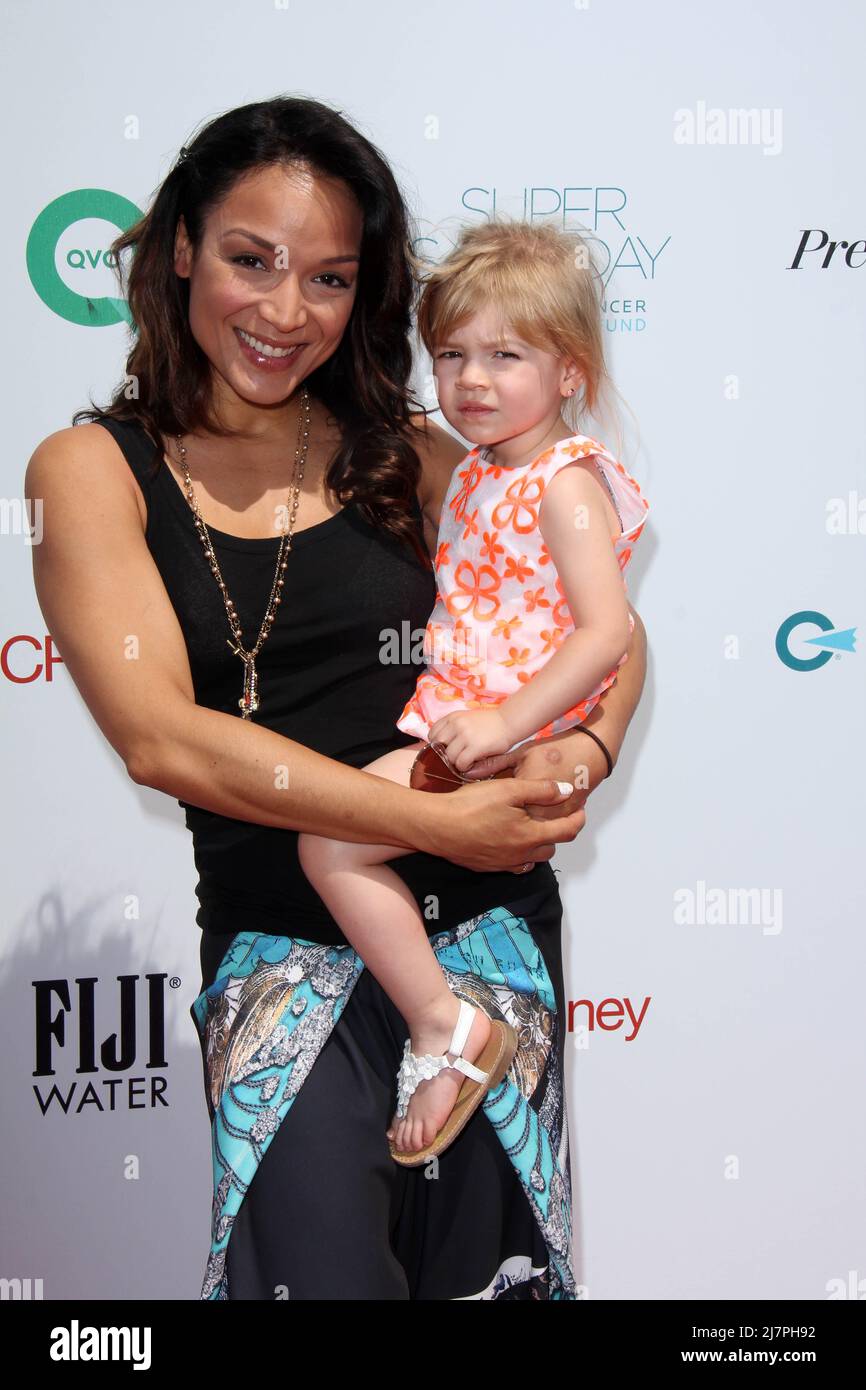 LOS ANGELES - MAY 17: Mayte Garcia at the Ovarian Cancer Research Funds