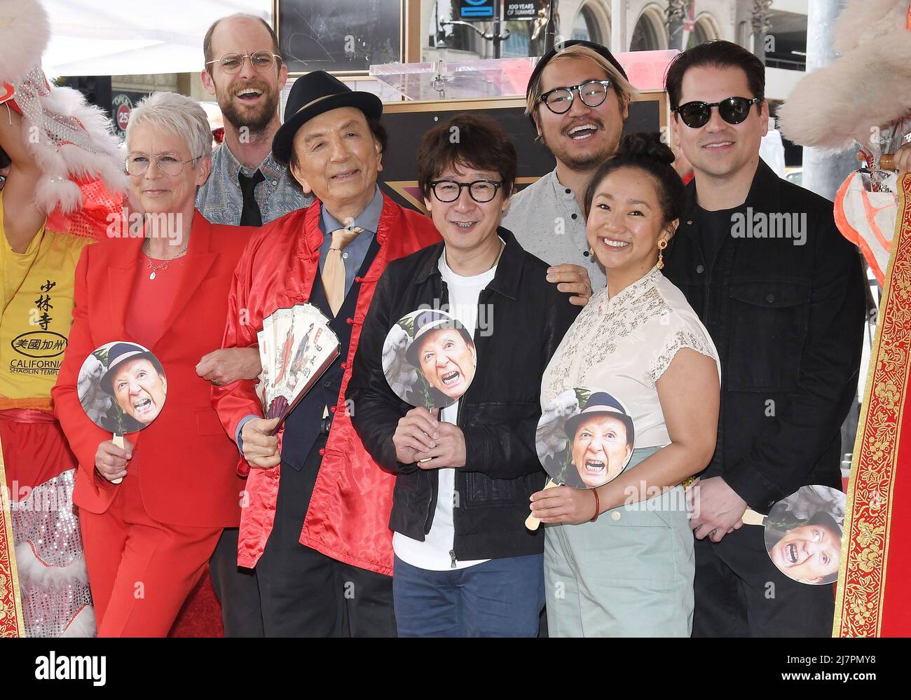Los Angeles, USA. 10th May, 2022. (L-R) EVERYTHING EVERYONE ALL AT ONE Cast  & Crew - Jamie Lee Curtis, Daniel Scheinert, James Hong, Ke Huy Quan, Dan  Kwan, Stephanie Hsu and Mike