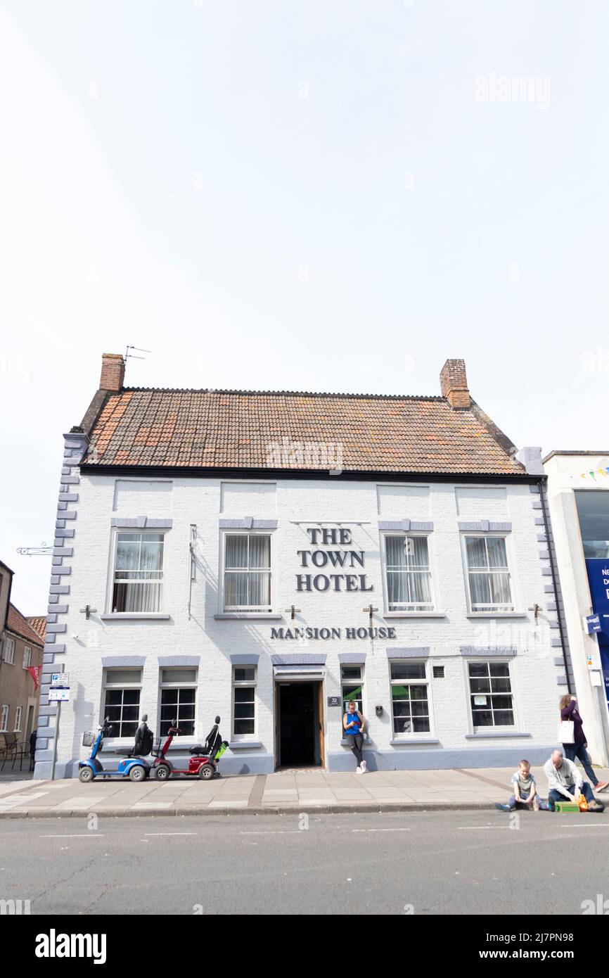Exterior view of The Town Hotel, a bed and breakfast located off The Admiral Blake Museum in the historic market town of Bridgwatr (Somerset, England). Stock Photo