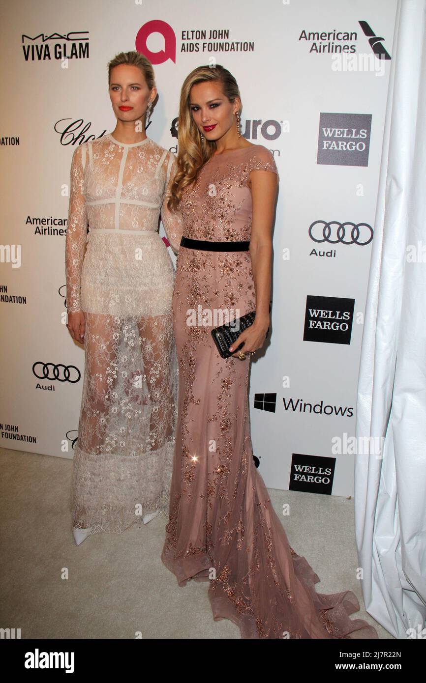 LOS ANGELES - MAR 3: Karolina Kurkova, Petra Nemcova at the Elton John