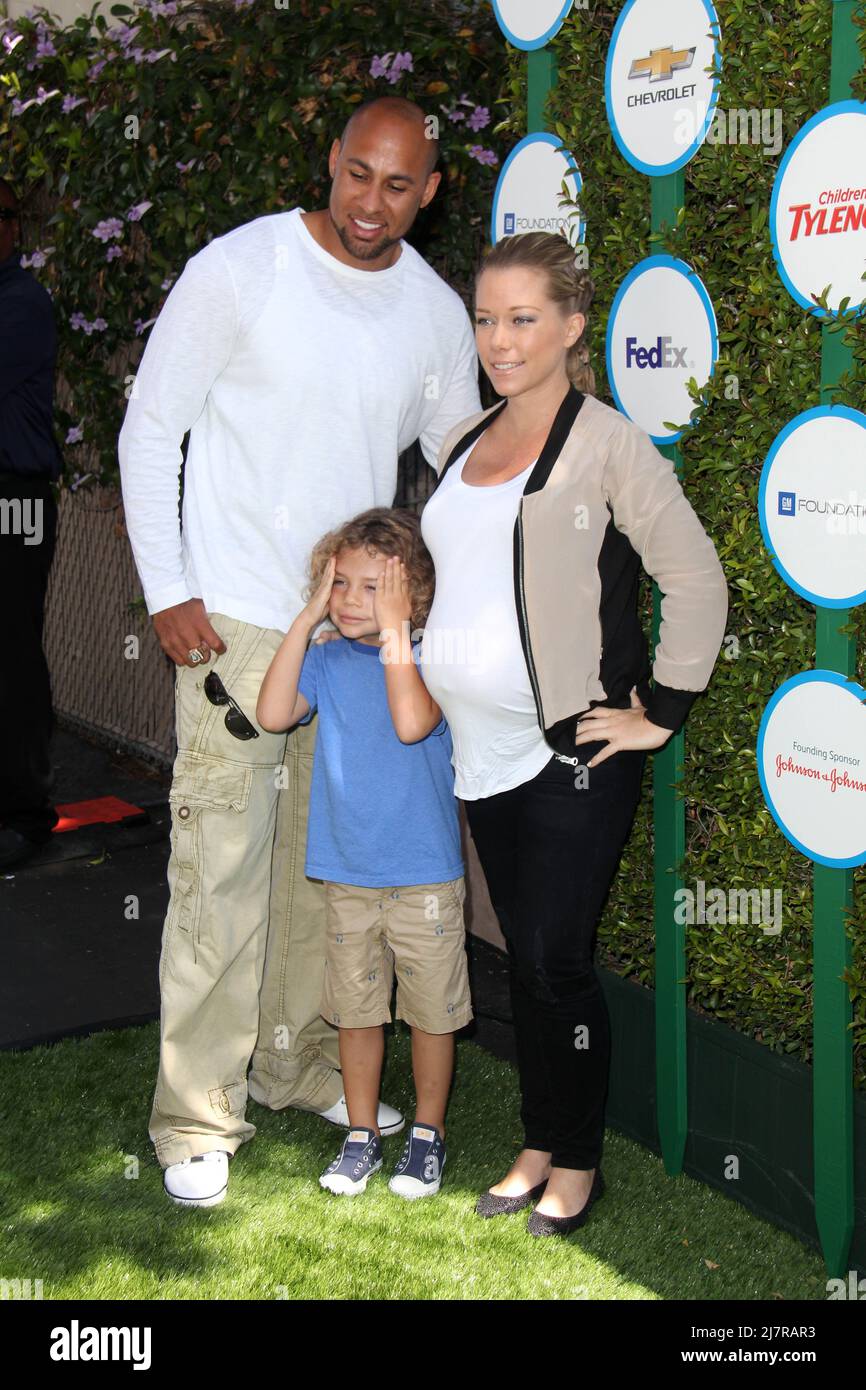 LOS ANGELES - APR 5: Hank Baskett, Hank Baskett IV, Kendra Wilkinson at ...