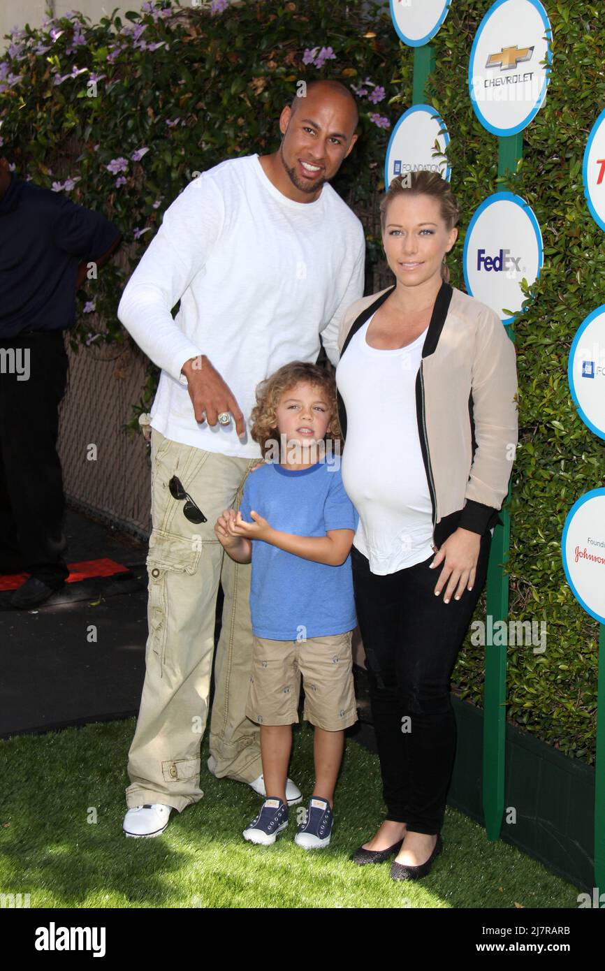 LOS ANGELES - APR 5: Hank Baskett, Hank Baskett IV, Kendra Wilkinson at ...