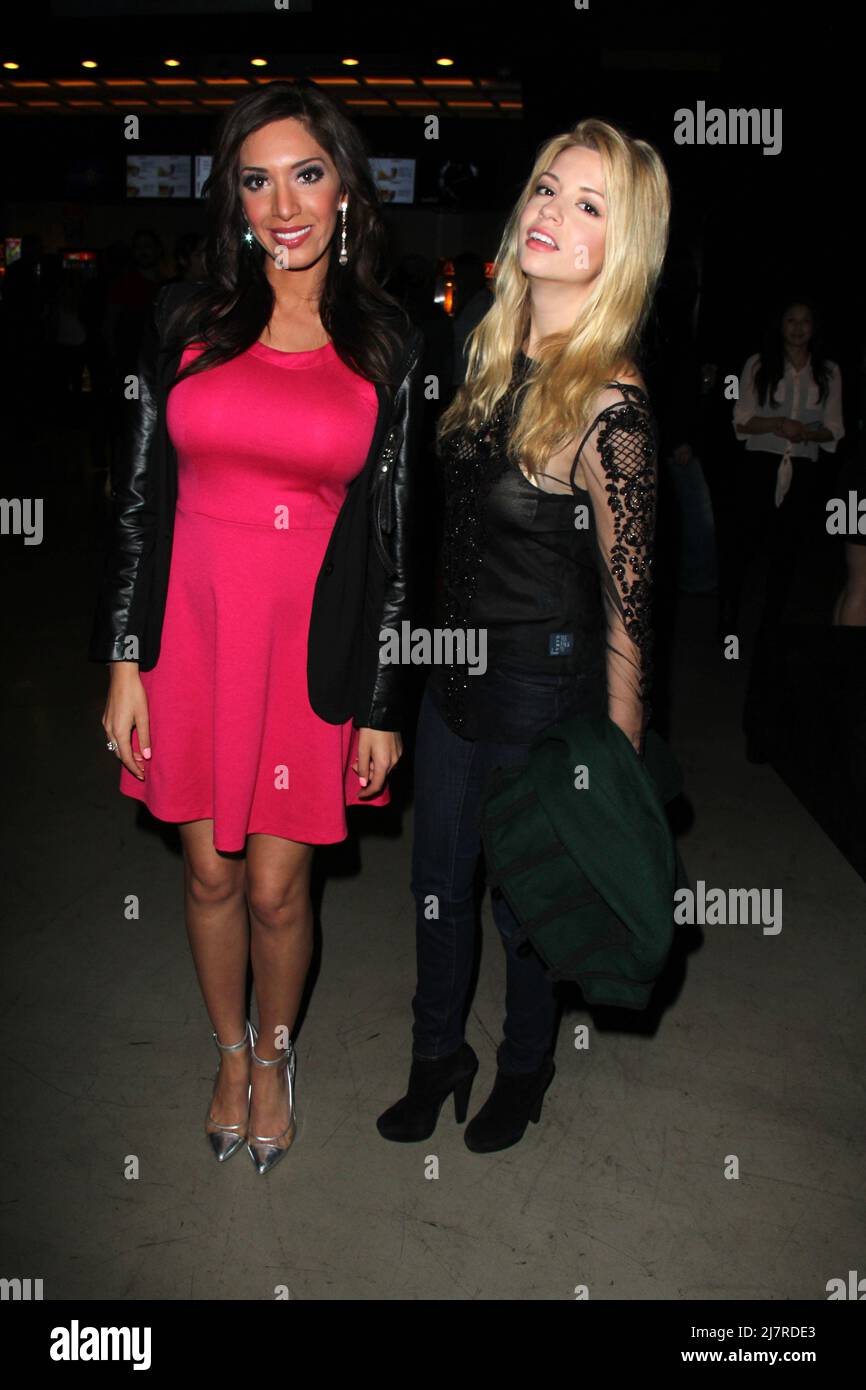 LOS ANGELES - FEB 11: Farrah Abraham, Masiela Lusha at the "The