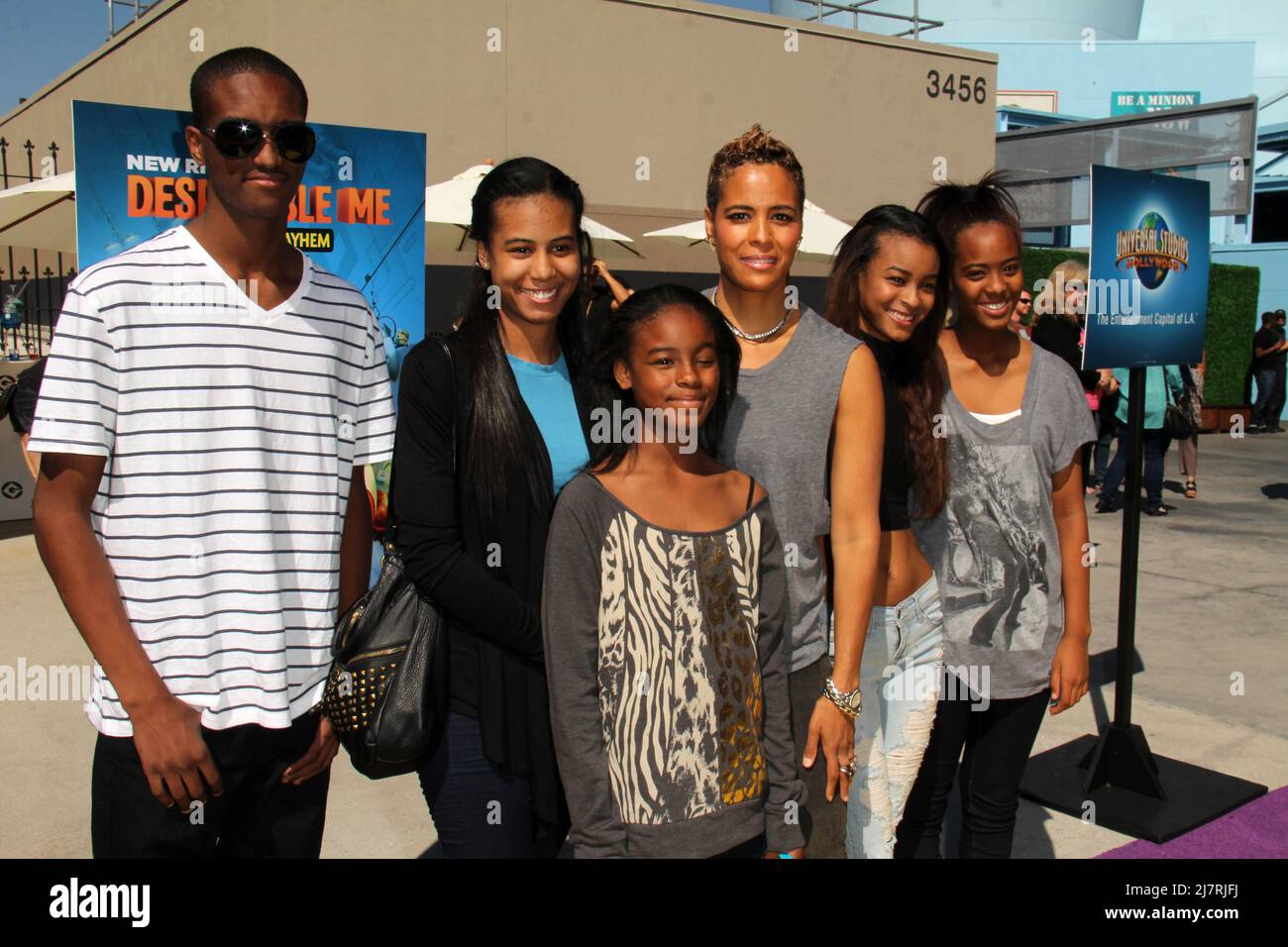 Daphne wayans and nala wayans hi-res stock photography and images - Alamy