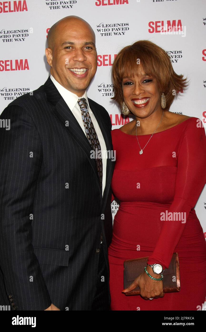 SANTA BARBARA - DEC 6:  Cory Booker, Gayle King at the 'Selma' & Legends Who Paved the Way Gala at the Bacara Resort & Spa on December 6, 2014 in Goleta, CA Stock Photo