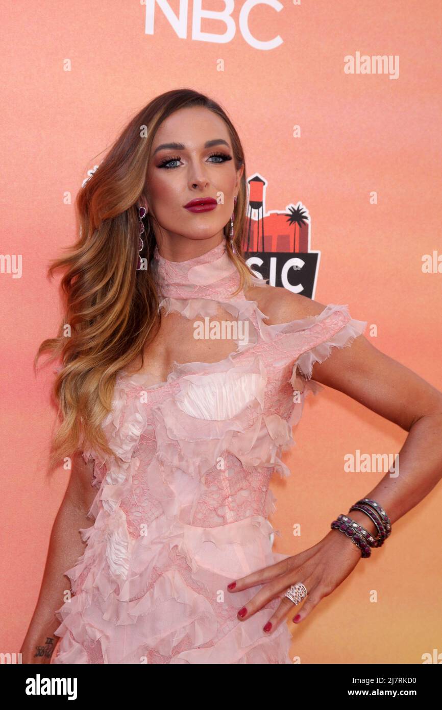 LOS ANGELES - MAY 1: Courtney Bingham at the 1st iHeartRadio Music