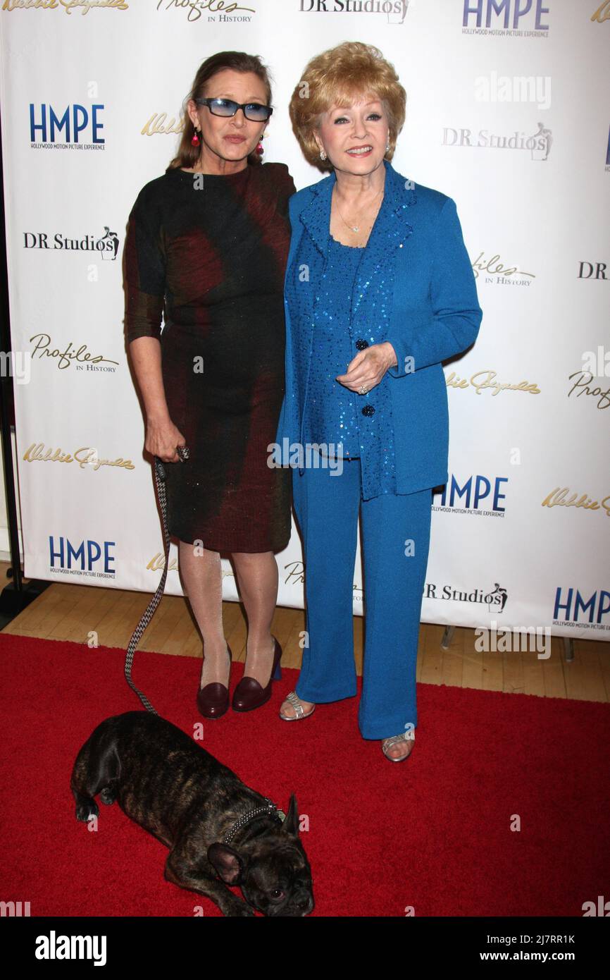 LOS ANGELES MAY 14 Carrie Fisher, Debbie Reynolds at the "Debbie