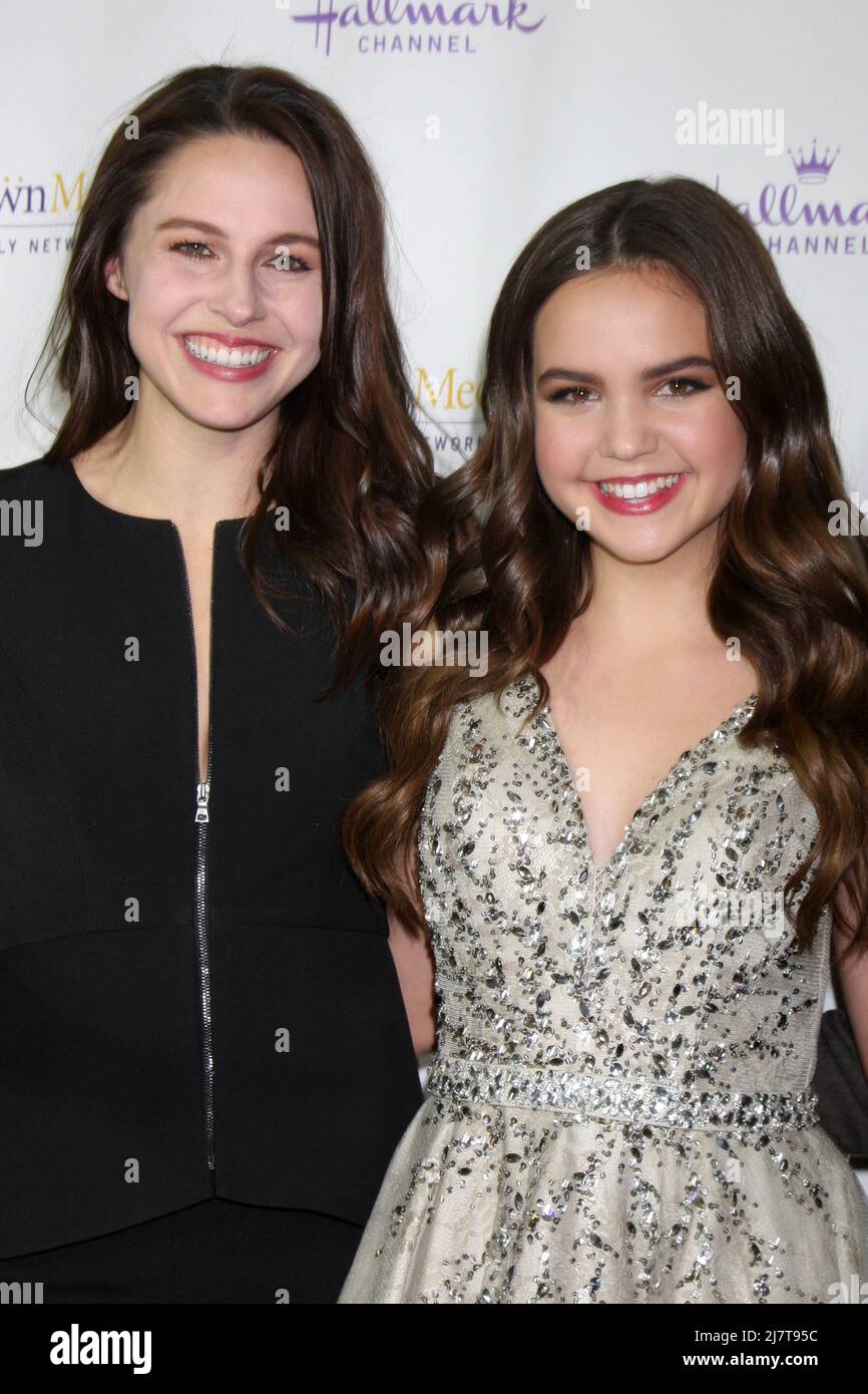 LOS ANGELES NOV 4 Kaitlin Riley, Bailee Madison at the Hallmark