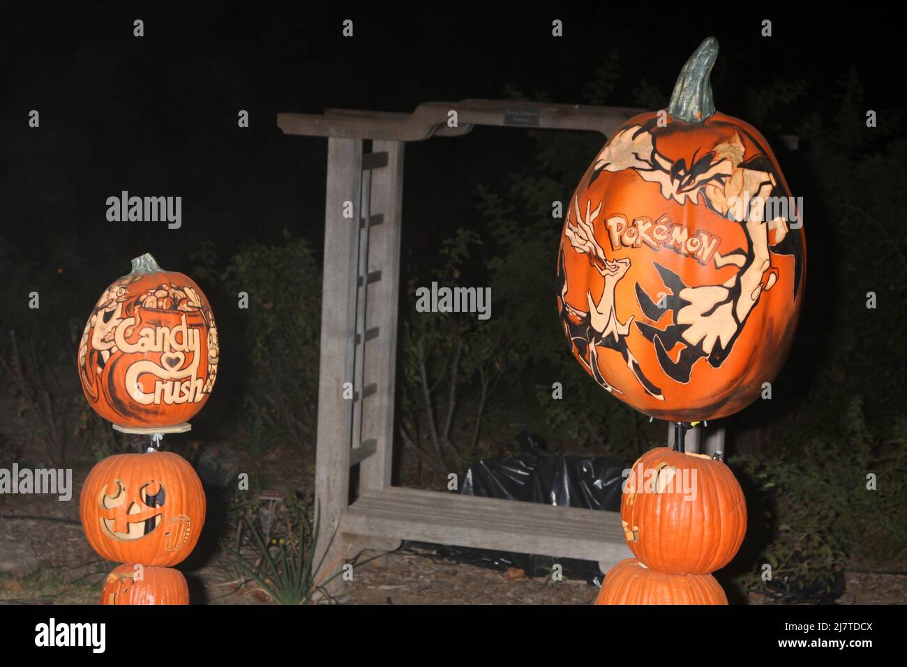 Candy crush and pokeman carved pumpkins hi-res stock photography and images - Alamy