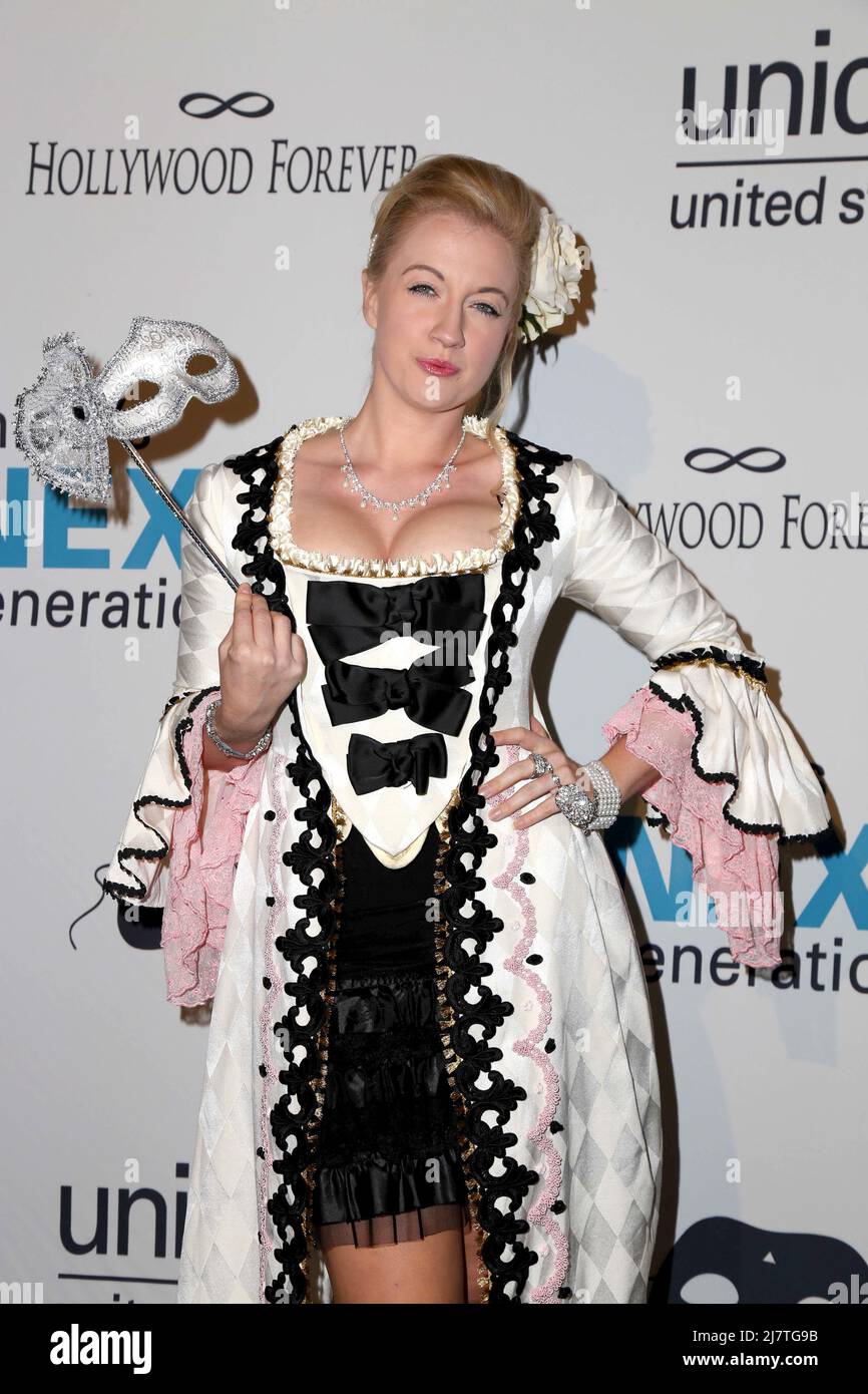 LOS ANGELES - OCT 30: Laura Linda Bradley at the 2nd Annual UNICEF