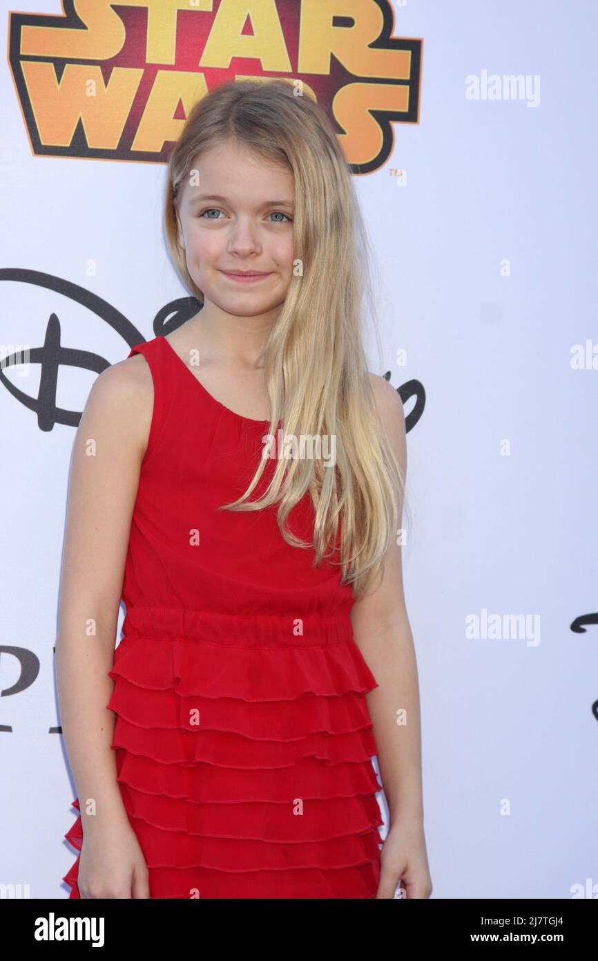 LOS ANGELES OCT 1 Kylie Rogers at the VIP Disney Halloween Event at