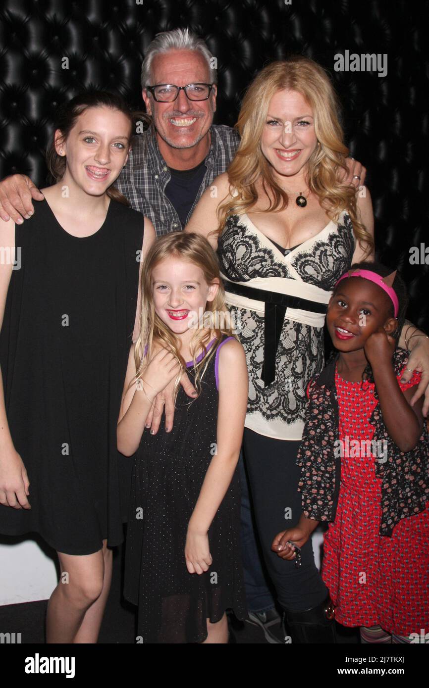 LOS ANGELES - OCT 29:  Chris Duddy, Joely Fisher, Skylar Grace Fisher-Duddy, Olivia Luna Fisher-Duddy, True Harlow Fisher-Duddy at the Joely Fisher Celebrates Birthday with family at the STIR Restaurant on October 29, 2014 in Sherman Oaks, CA Stock Photo
