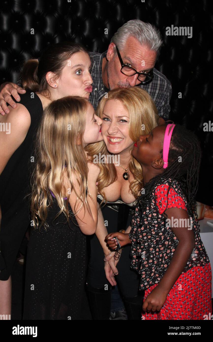 LOS ANGELES - OCT 29:  Chris Duddy, Joely Fisher, Skylar Grace Fisher-Duddy, Olivia Luna Fisher-Duddy, True Harlow Fisher-Duddy at the Joely Fisher Celebrates Birthday with family at the STIR Restaurant on October 29, 2014 in Sherman Oaks, CA Stock Photo