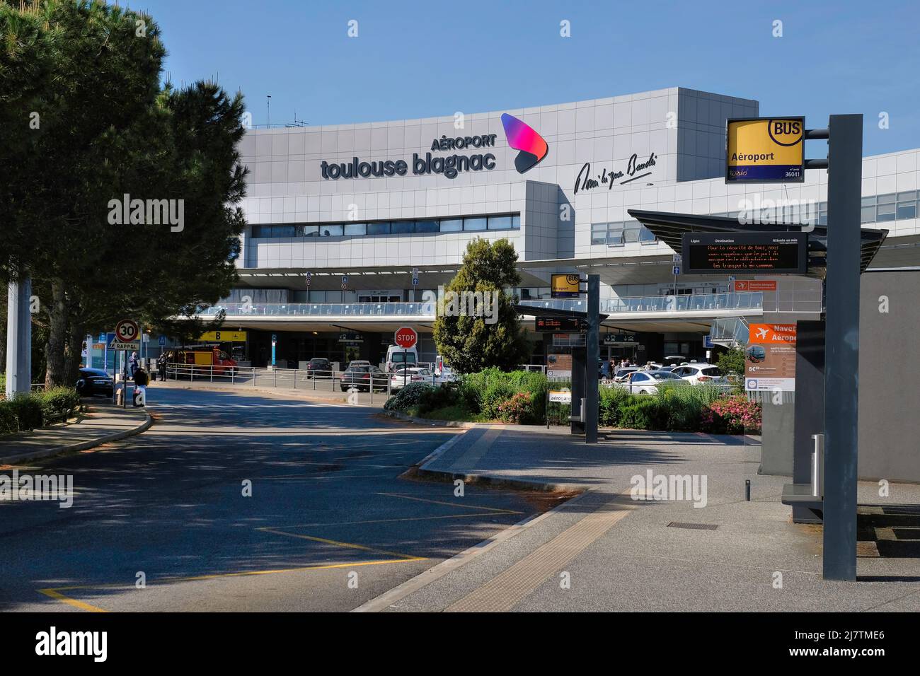 Toulouse Haute-Garonne France 05.10.22 Toulouse–Blagnac, sixth-busiest international airport in France. Main entrance, Modern Building. Bus stop. Stock Photo