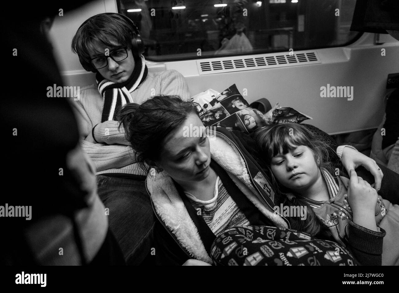 Michael Bunel / Le Pictorium -  Refugees on the Polish-Ukrainian border  -  7/3/2022  -  Poland / Przemysl  -  At the train station in Przemysl, women Stock Photo