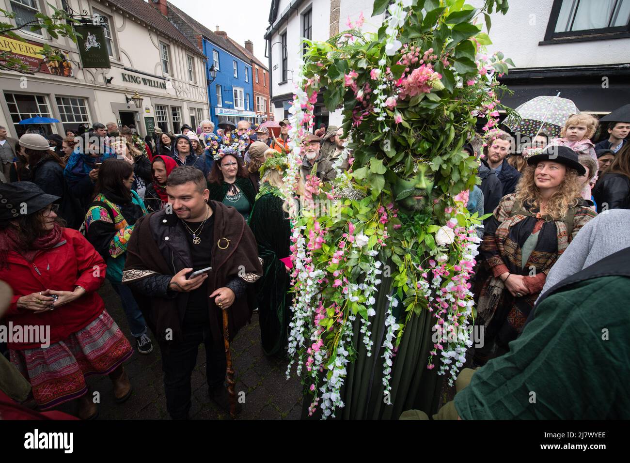 Glastonbury, Somerset, UK. 1st May 2022. Beltane Celebrations at Glastonbury are a modern interpretation of the ancient Celtic pagan fertility rite Stock Photo