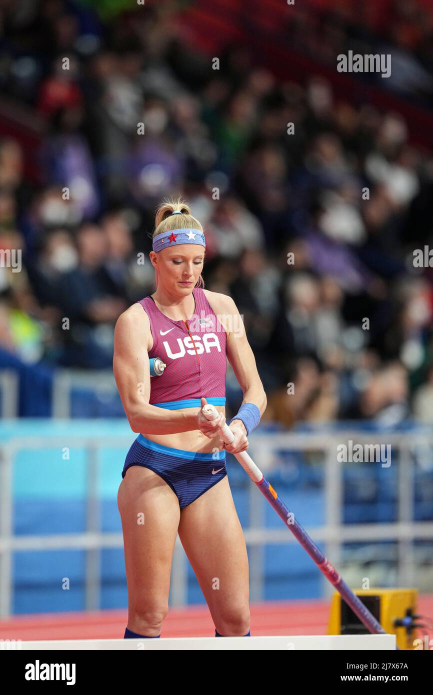 Sandi Morris preparing to jump at the Belgrade 2022 World Indoor Championships in the pole vault specialty. Stock Photo