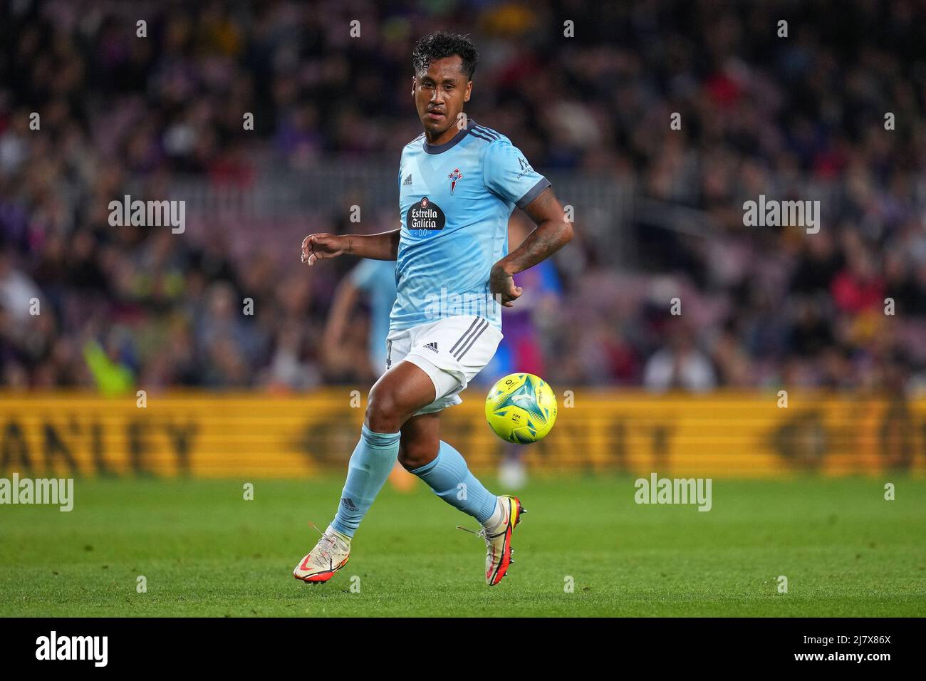 Barcelona, Spain, May 10, 2022, Renato Tapia of RC Celta during the La Liga match between FC Barcelona and RC Celta played at Camp Nou Stadium on May 10, 2022 in Barcelona, Spain. (Photo by Sergio Ruiz / PRESSINPHOTO) Stock Photo