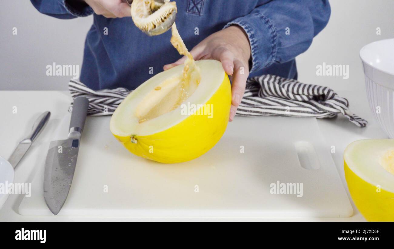 Golden dewlicious melon hires stock photography and images Alamy