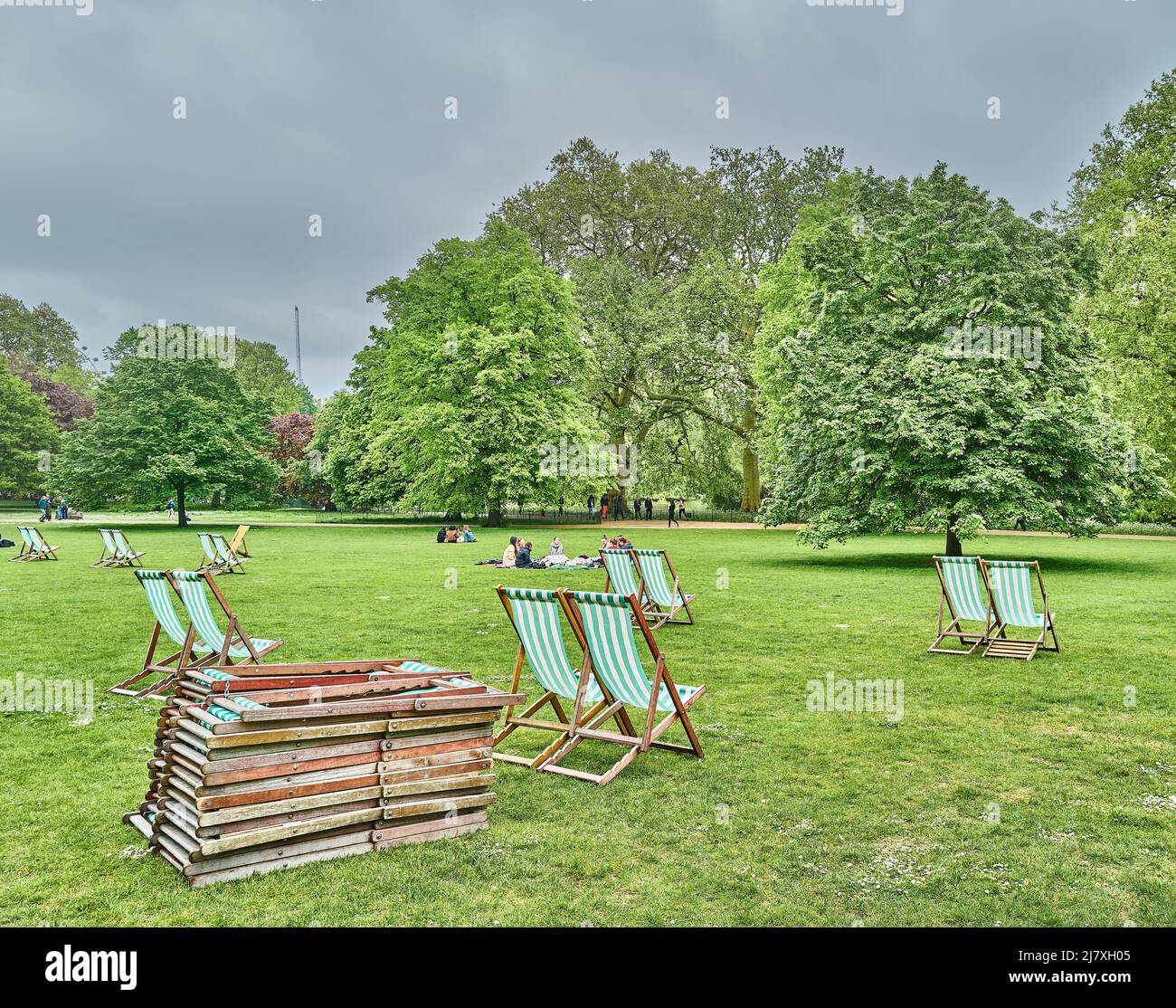Deck chairs in St James's park, London, England Stock Photo - Alamy