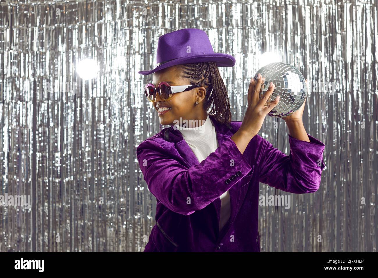 Black woman in costume hi-res stock photography and images - Alamy