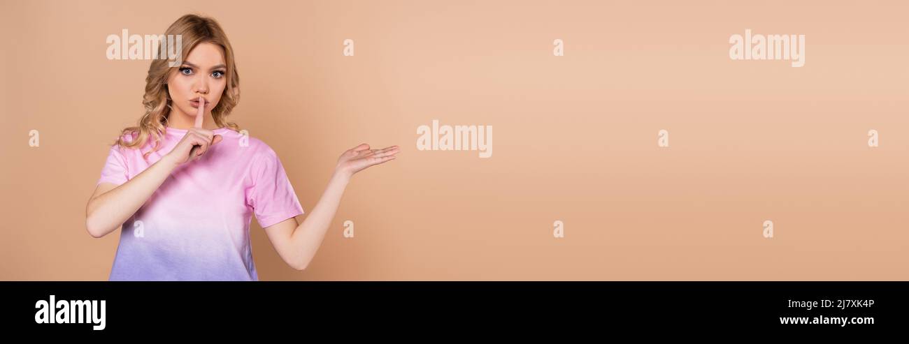 Pretty young woman hand sign hi-res stock photography and images - Alamy