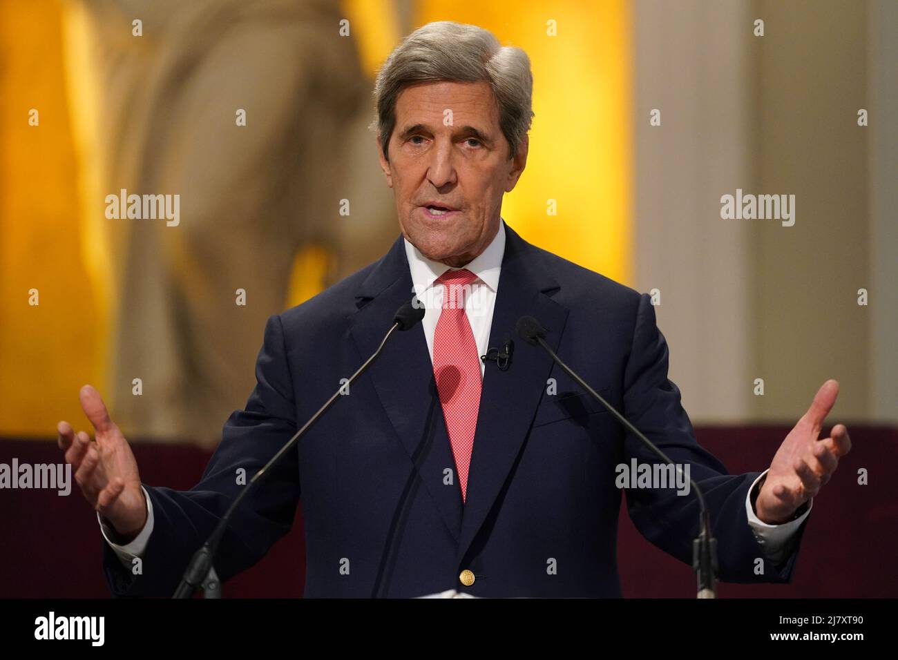 John Kerry, US Special Presidential Envoy for Climate speaks during the Net Zero Delivery Summit at the Mansion House, London. Picture date: Wednesday May 11, 2022. Stock Photo