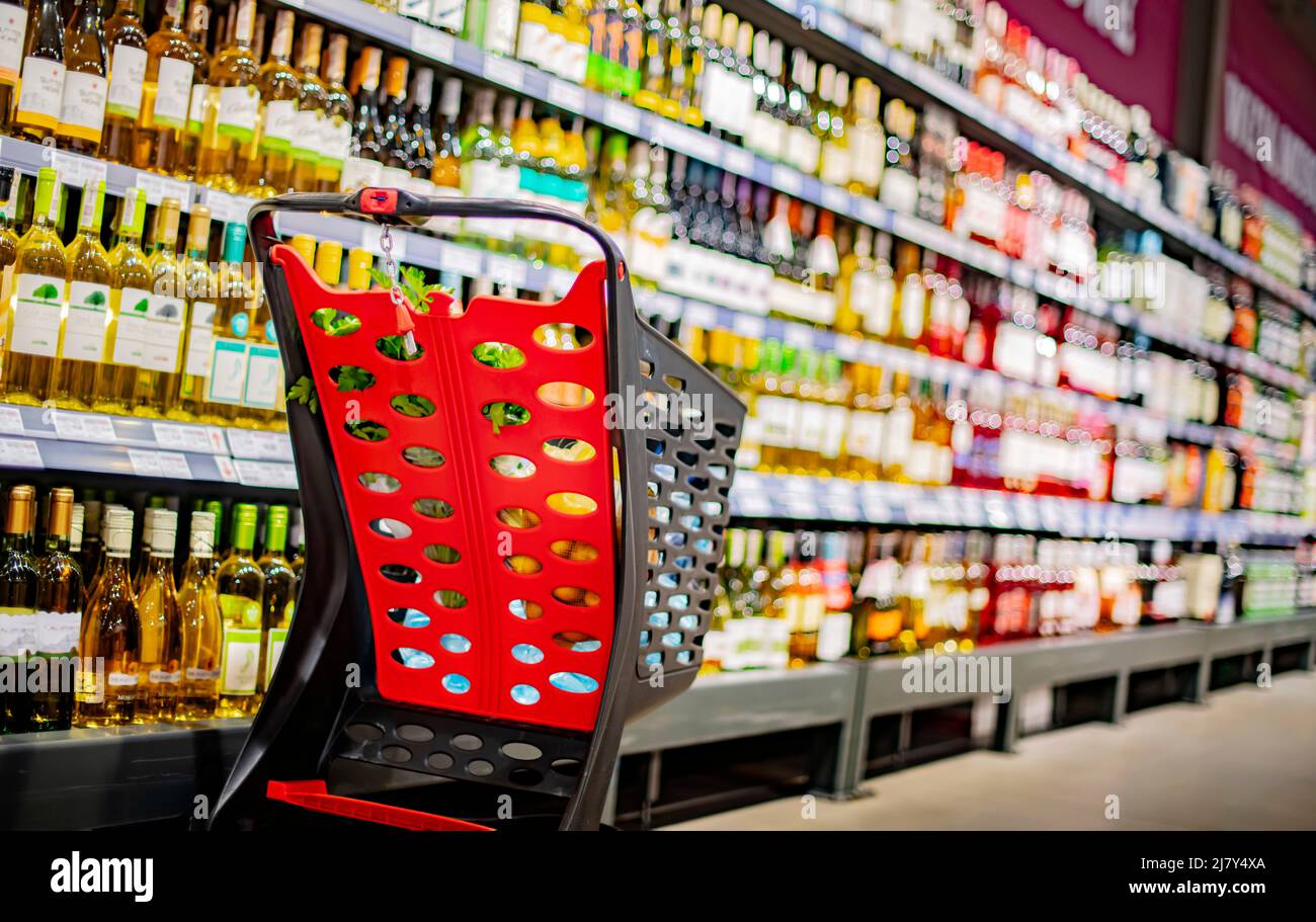 A shopping cart with grocery products in a supermarket Stock Photo Alamy