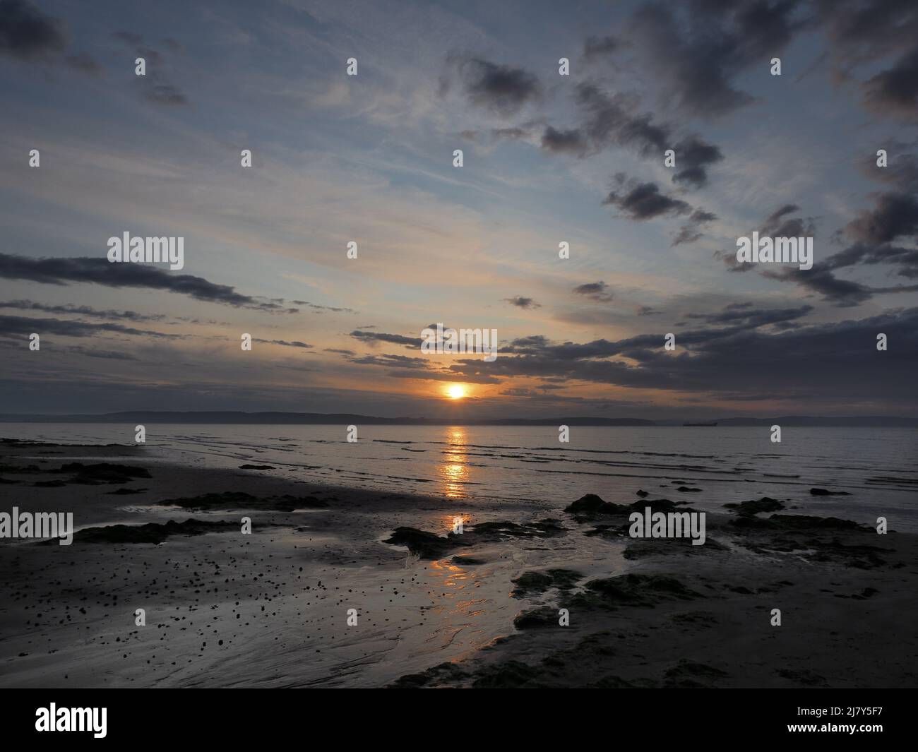 Photo sunset over sea hi-res stock photography and images - Alamy