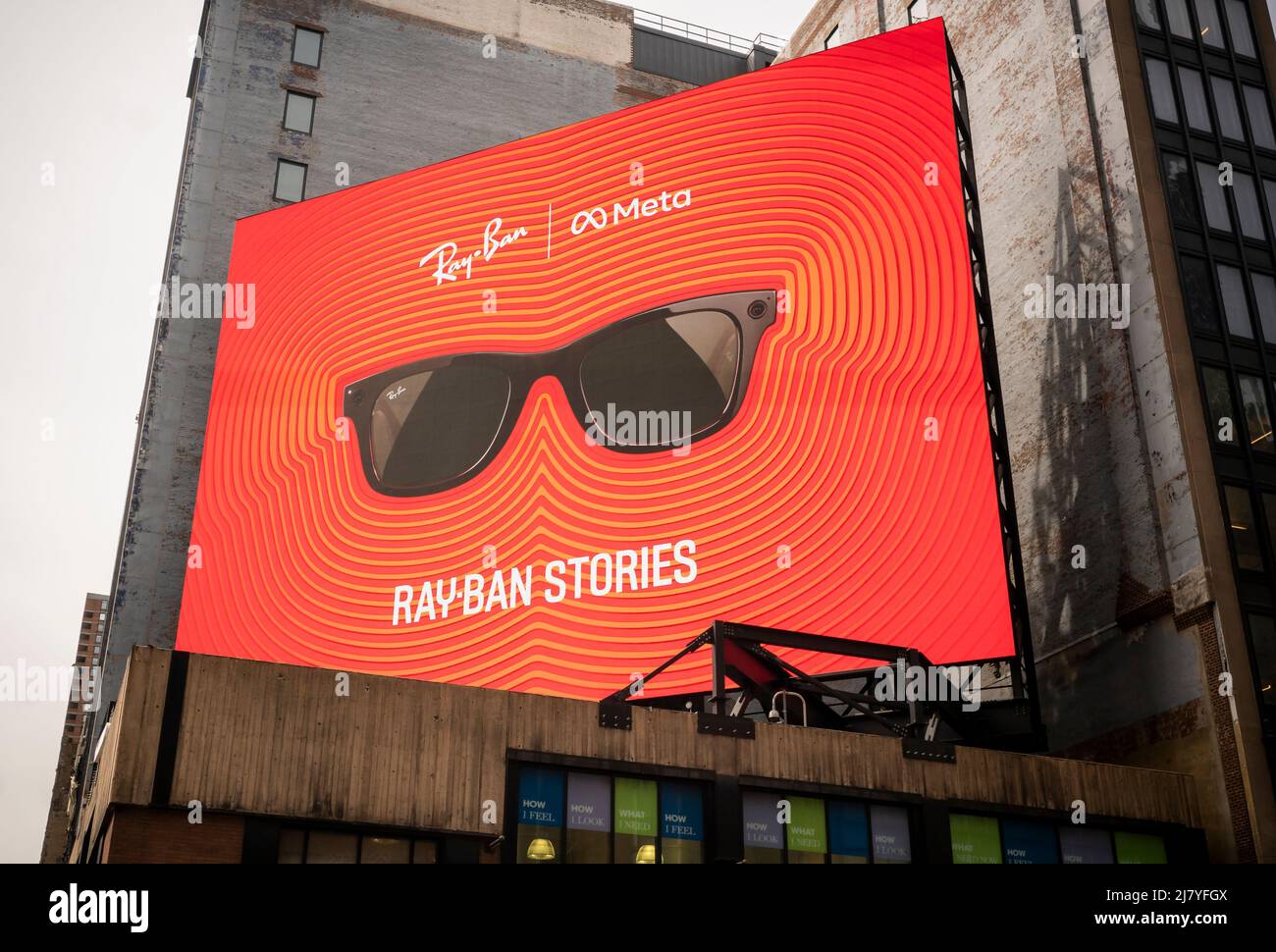 Ray ban stories hi-res stock photography and images - Alamy