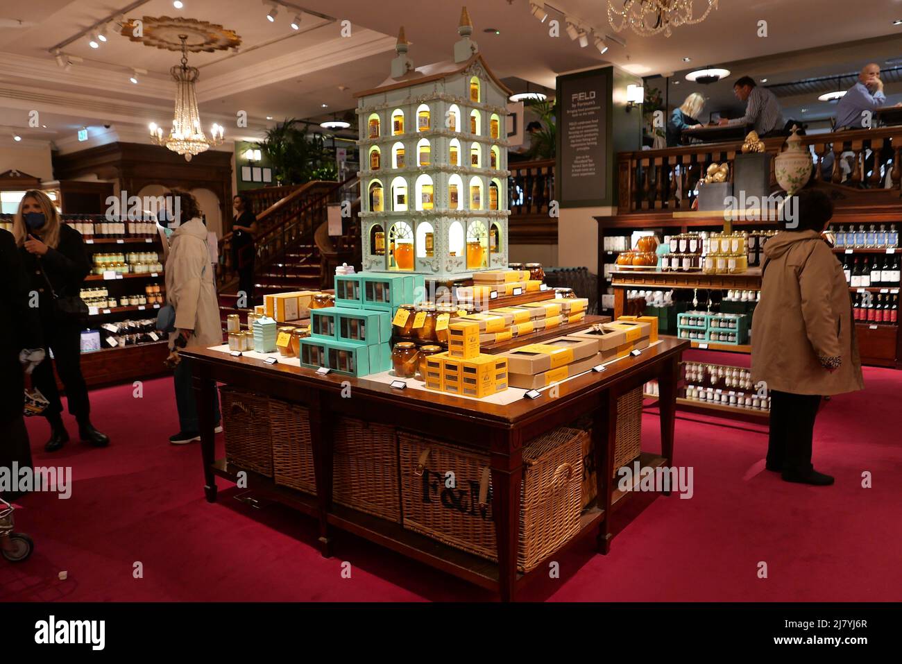 Fortnum and mason tea room hires stock photography and images Alamy