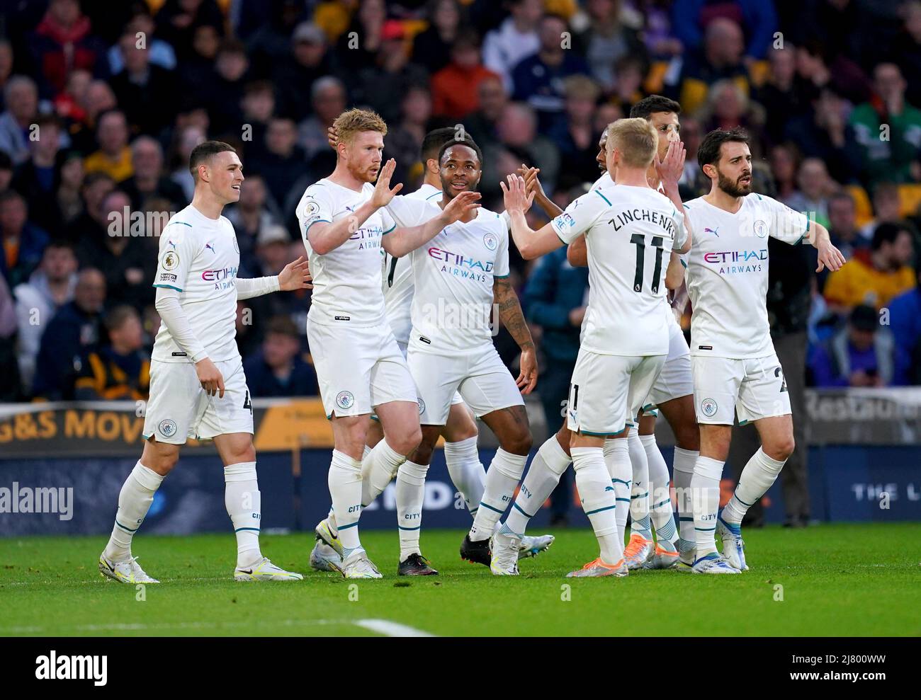 Manchester City's Kevin De Bruyne celebrates with his teammates after