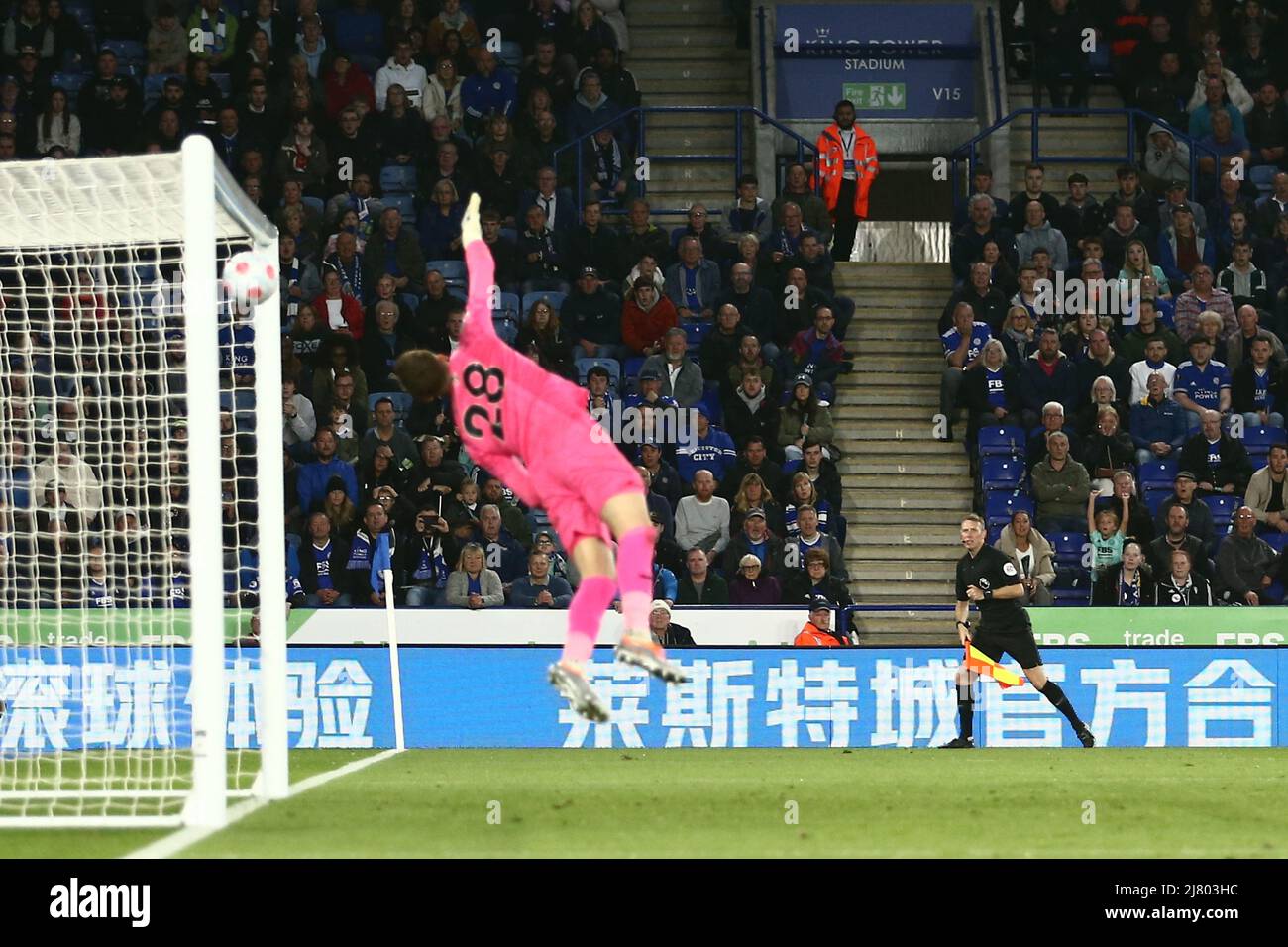 LEICESTER, UK. MAY 11TH Jamie Vardy of Leicester City opens the scoring during the Premier League match between Leicester City and Norwich City at the King Power Stadium, Leicester on Wednesday 11th May 2022. (Credit: Kieran Riley | MI News) Credit: MI News & Sport /Alamy Live News Stock Photo