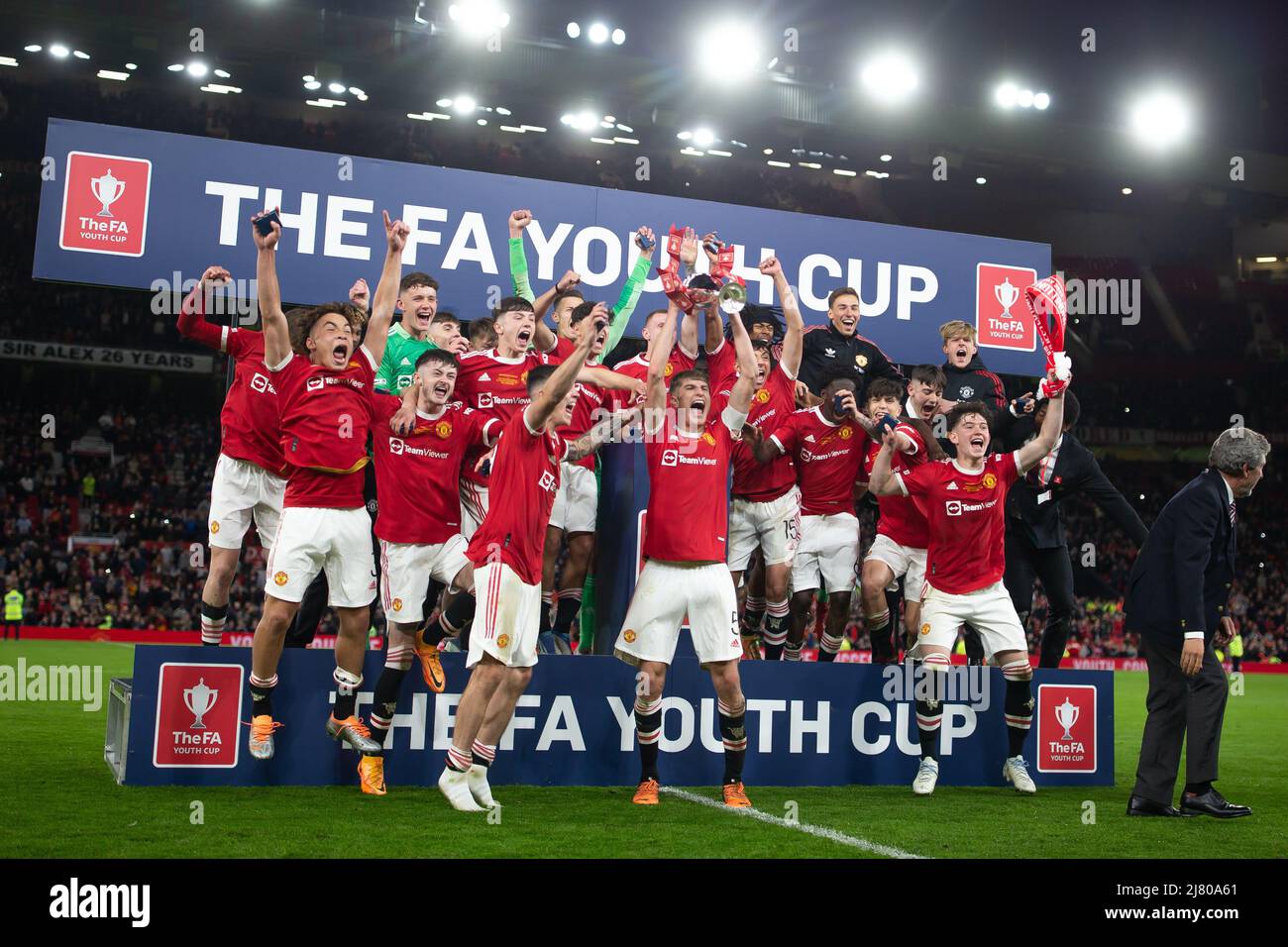 Manchester United raise the FA Youth Cup Trophy as winners Stock Photo