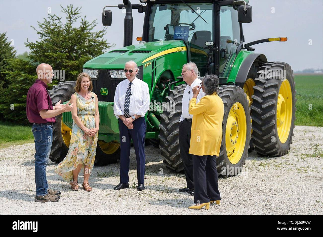 Kankakee, United States Of America. 11th May, 2022. Kankakee, United States of America. 11 May, 2022. U.S President Joe Biden, listens to farmer Jeff O'Connor, left, owner of O'Connor Farms, during a visit to his farmstead, May 11, 2022 in Kankakee, Illinois. Standing with Biden from left to right are: Farm owners Jeff O'Connor, Gina O'Connor, President Joe Biden, Agriculture Secretary Tom Vilsack and Rep. Robin Kelly of Illinois. Credit: Adam Schultz/White House Photo/Alamy Live News Stock Photo