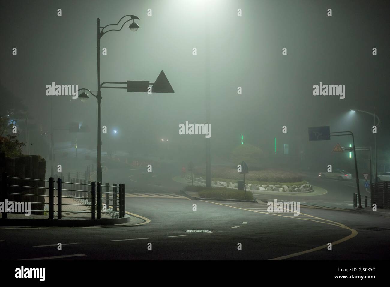 Thick fogs hi-res stock photography and images - Alamy