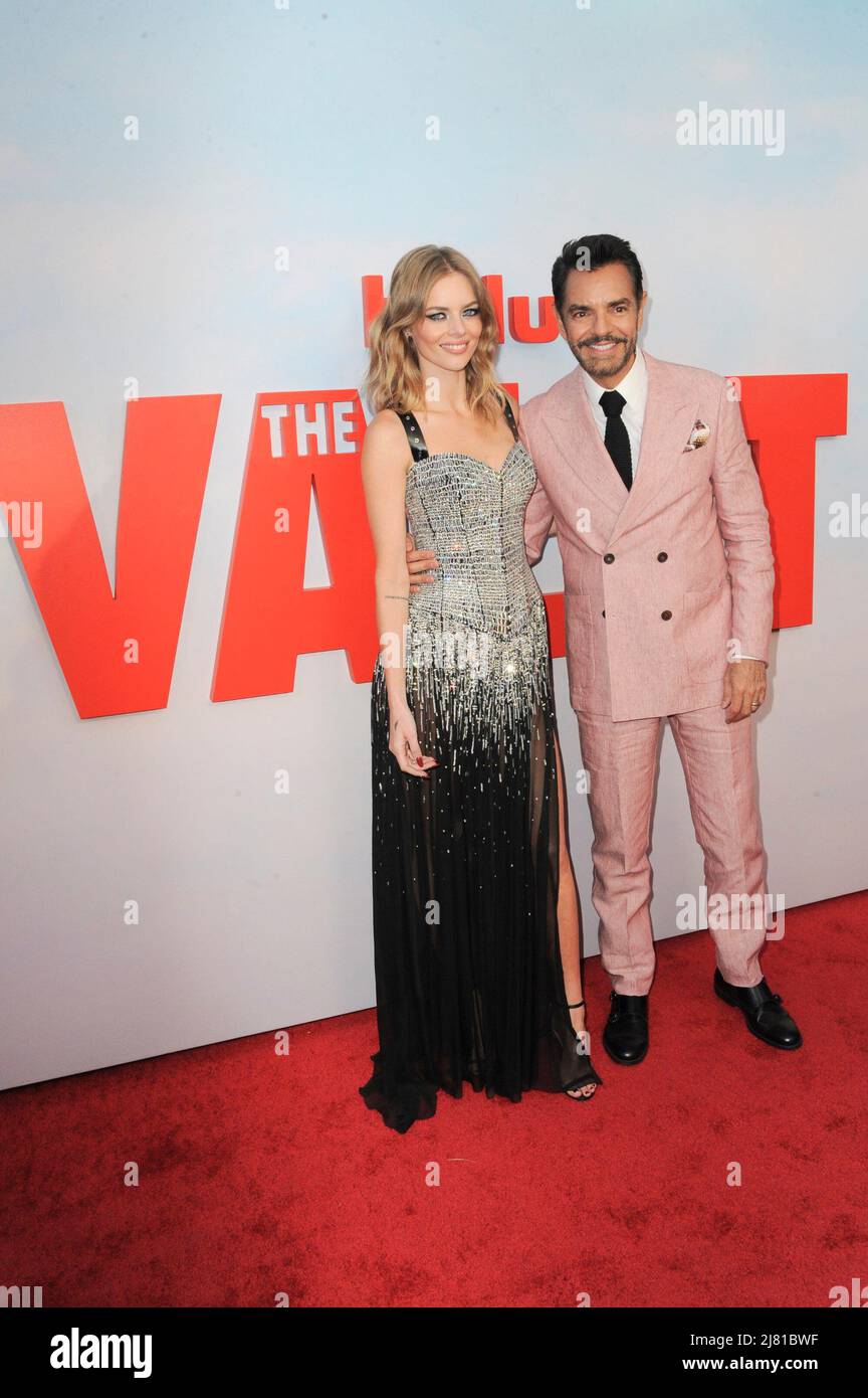 Samara Weaving Wore Louis Vuitton To Hulu's 'The Valet' World Premiere