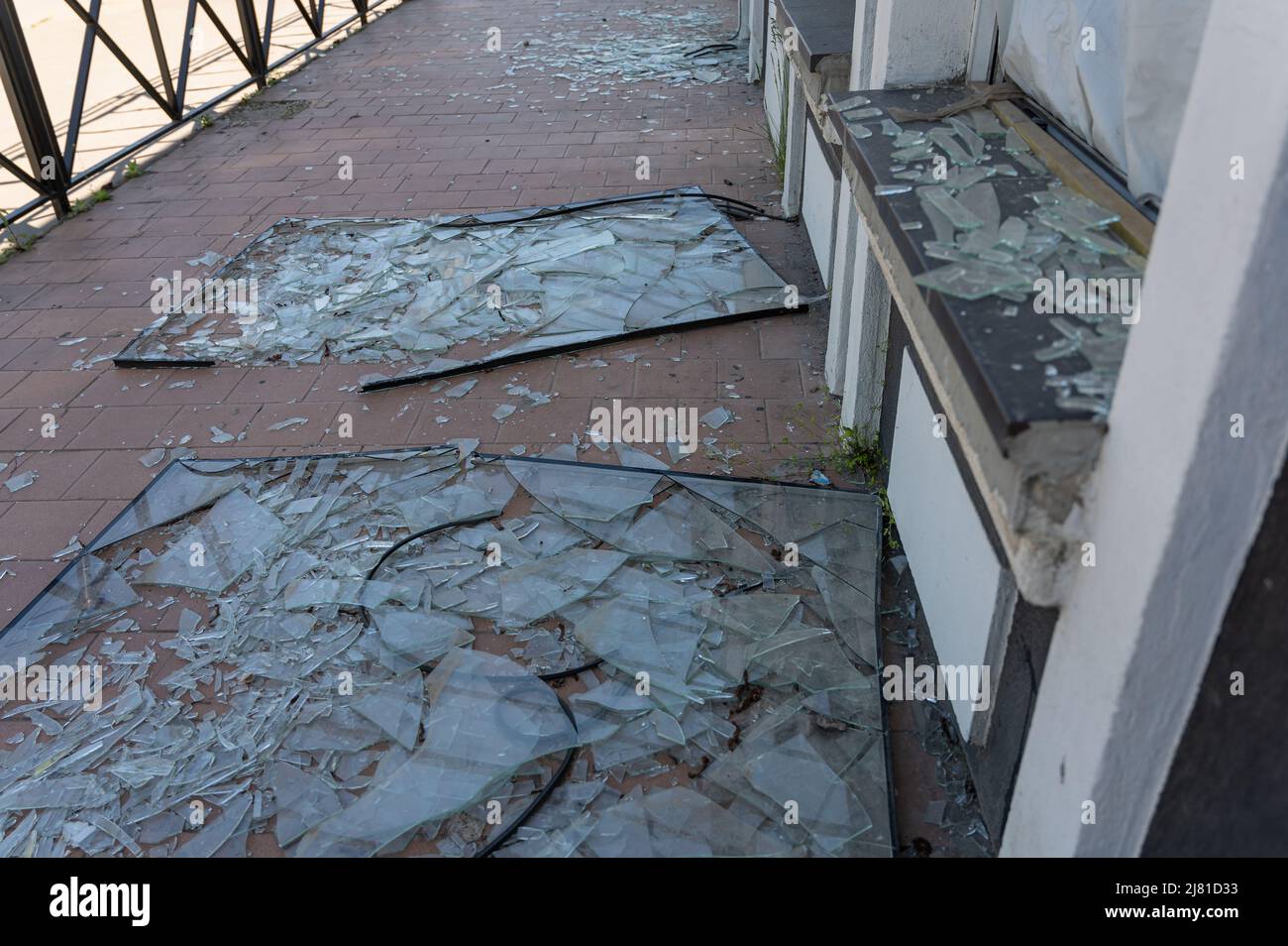 Shelled city wall hi-res stock photography and images - Alamy