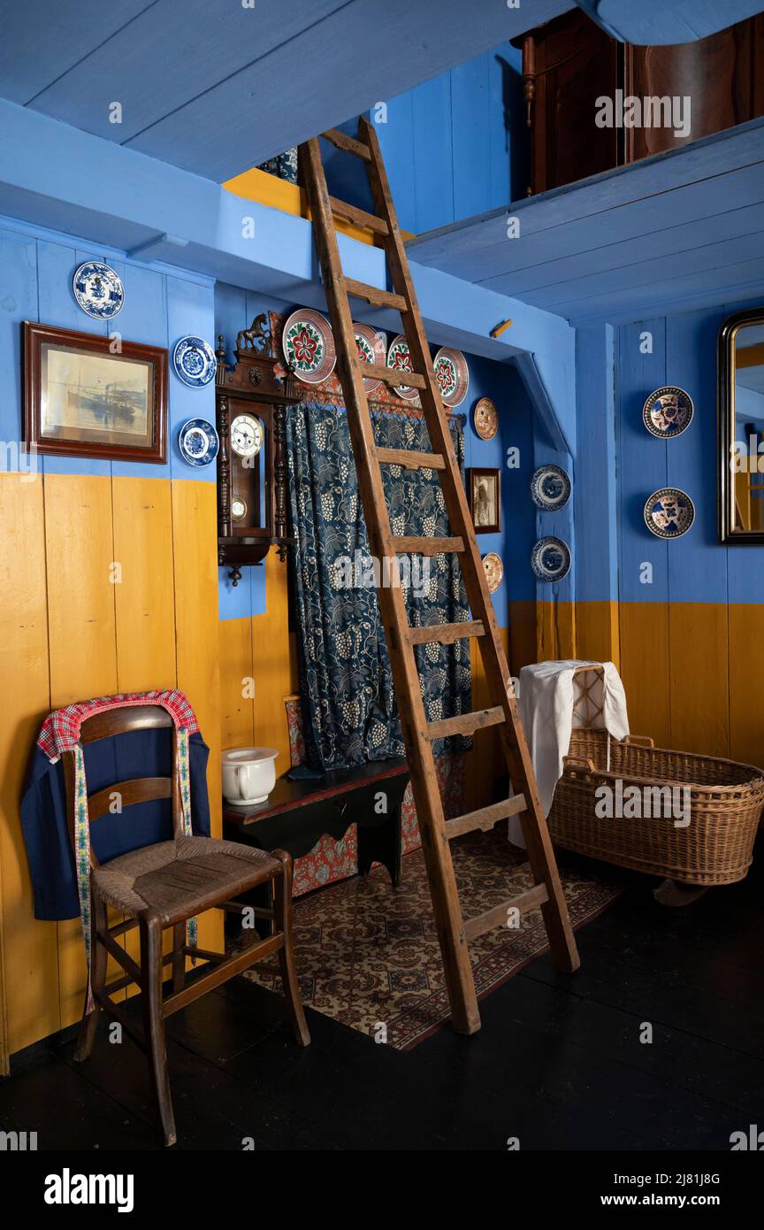 Old fashioned Dutch interior and room decoration in small ...