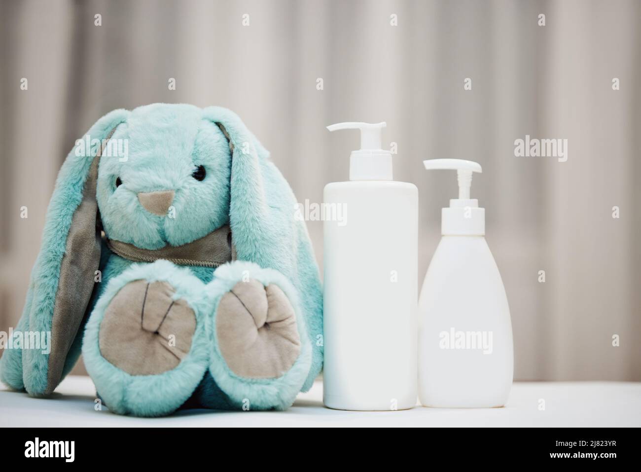 Baby bath supplies hi-res stock photography and images - Alamy
