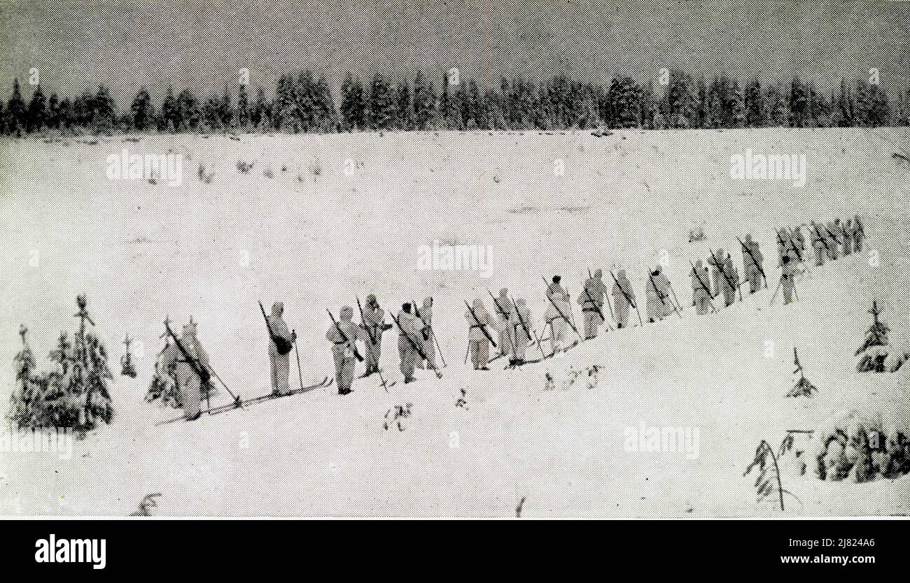 Finland in WW2. On the Finish Northern Front, Russo-Finish War, Finnish active ski patrols - a detachment during the bitterly cold winter. Finland, Europe.  WWii soldier WWii soldiers. Finland in wartime. Finland in Dated 31 Dec 1939 Stock Photo
