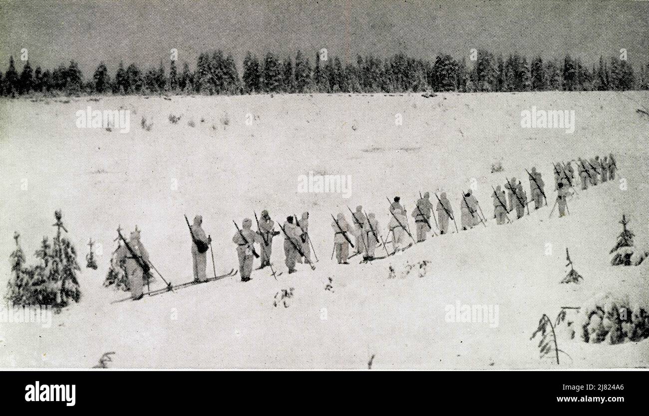 On the Finish Northern Front, Russo-Finish War, Finnish active ski patrols - a detachment during the bitterly cold winter. Finland, Europe. Dated 31 Dec 1939 Stock Photo