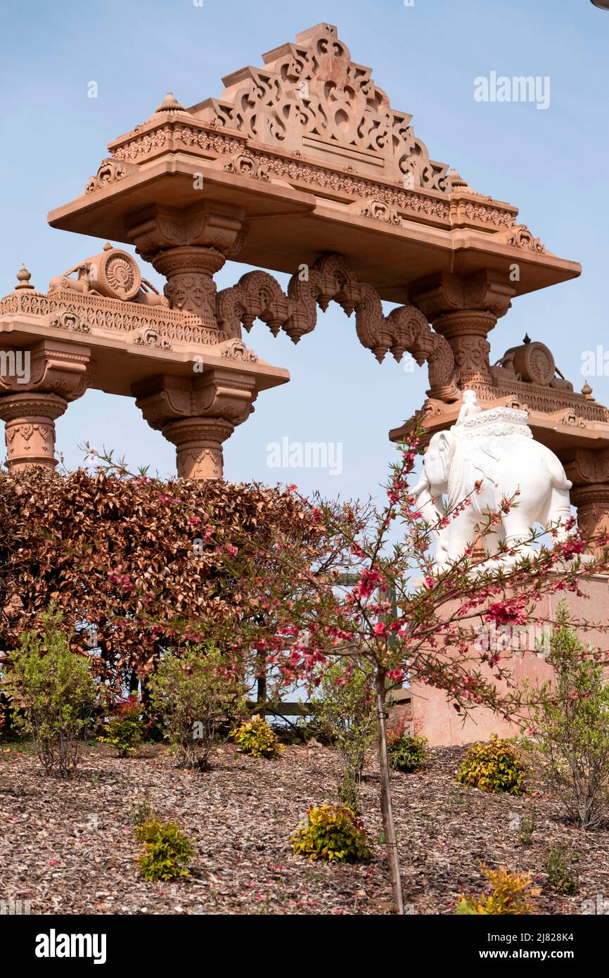 Jain Temple (Derasar) in Potters Bar,UK Stock Photo Alamy