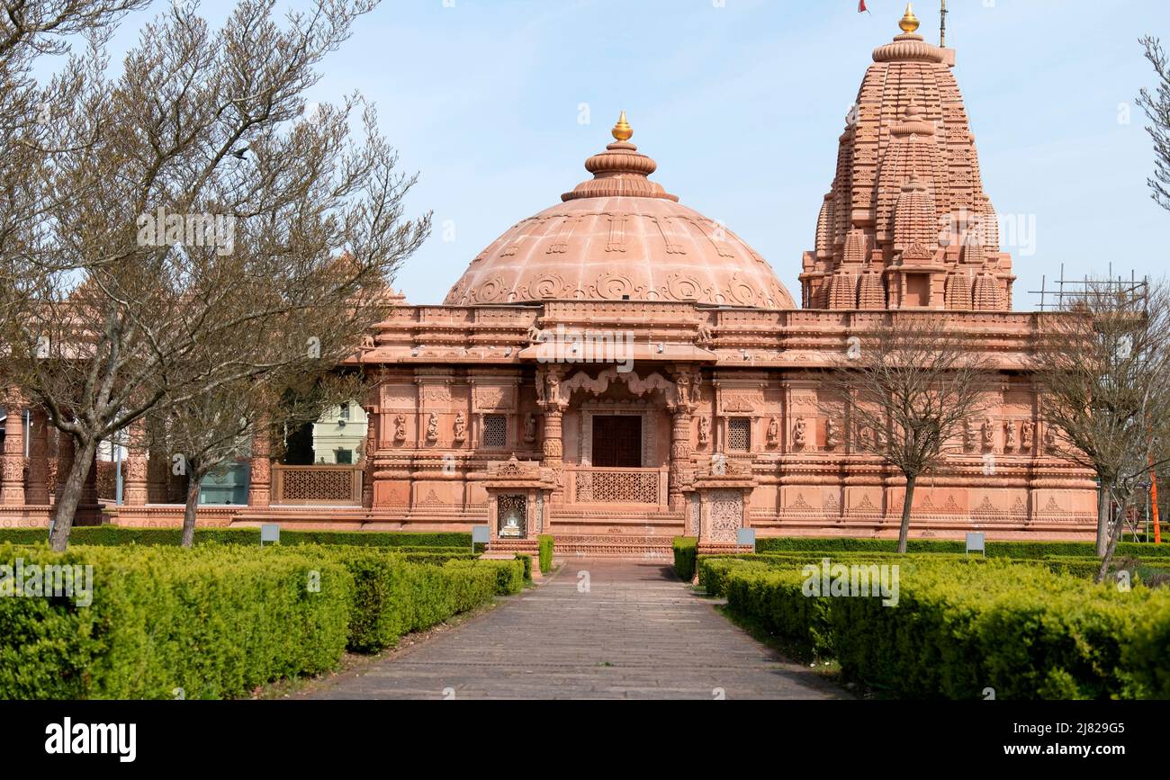 Jain Temple (Derasar) in Potters Bar,UK Stock Photo Alamy