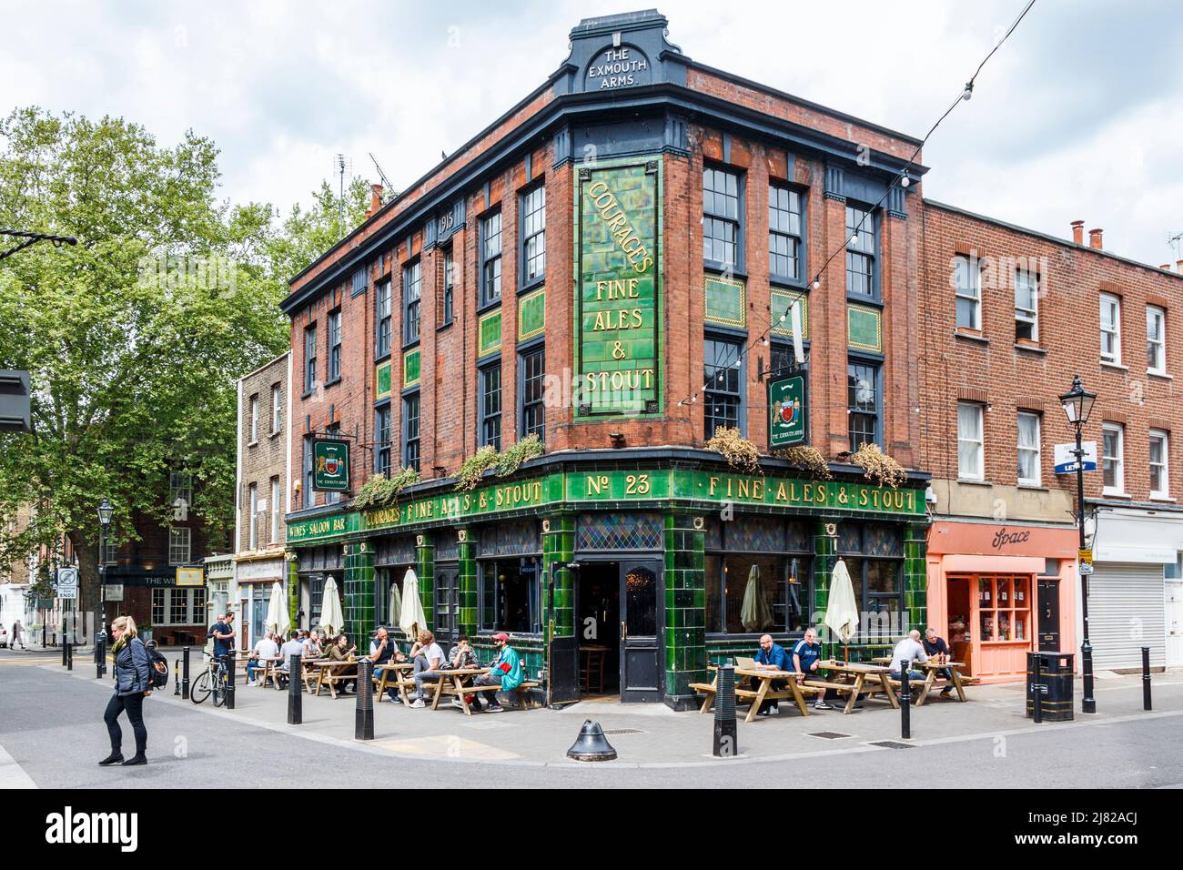 The Exmouth Arms, a traditional pub in Exmouth Market, Clerkenwell, London, UK Stock Photo